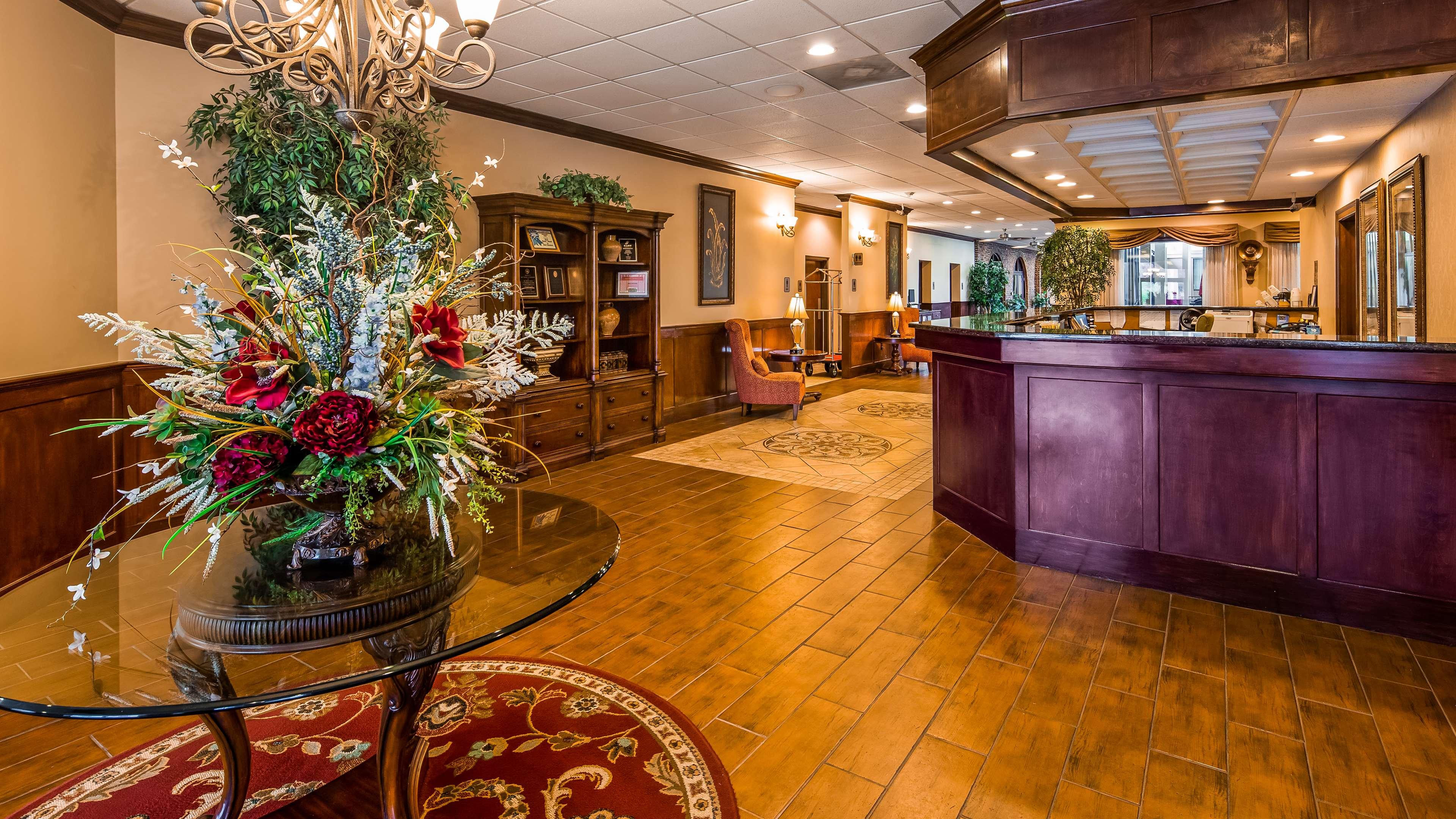 Best Western Plus Burlington — photo 3