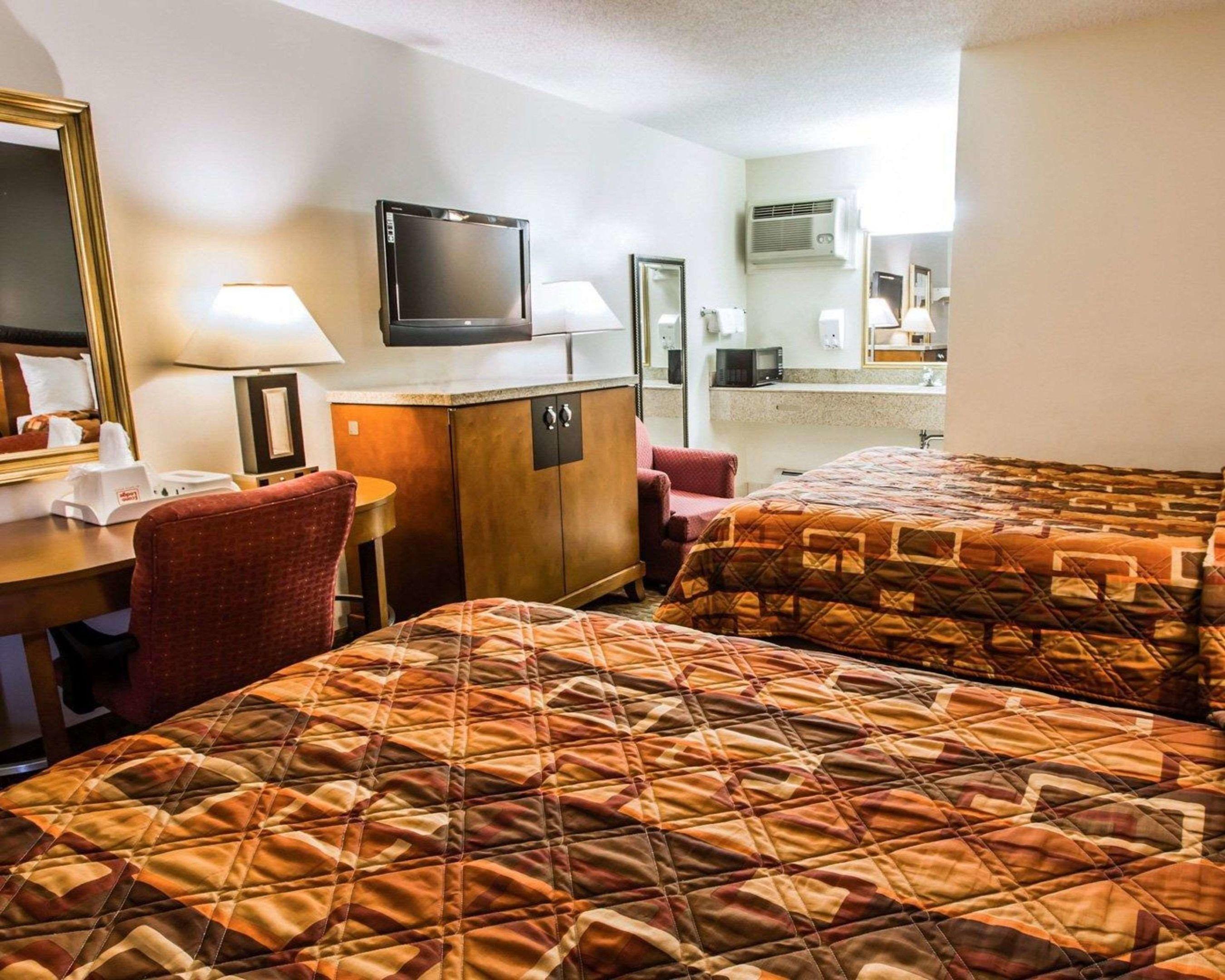 Econo Lodge Tonawanda I-290 — photo 5