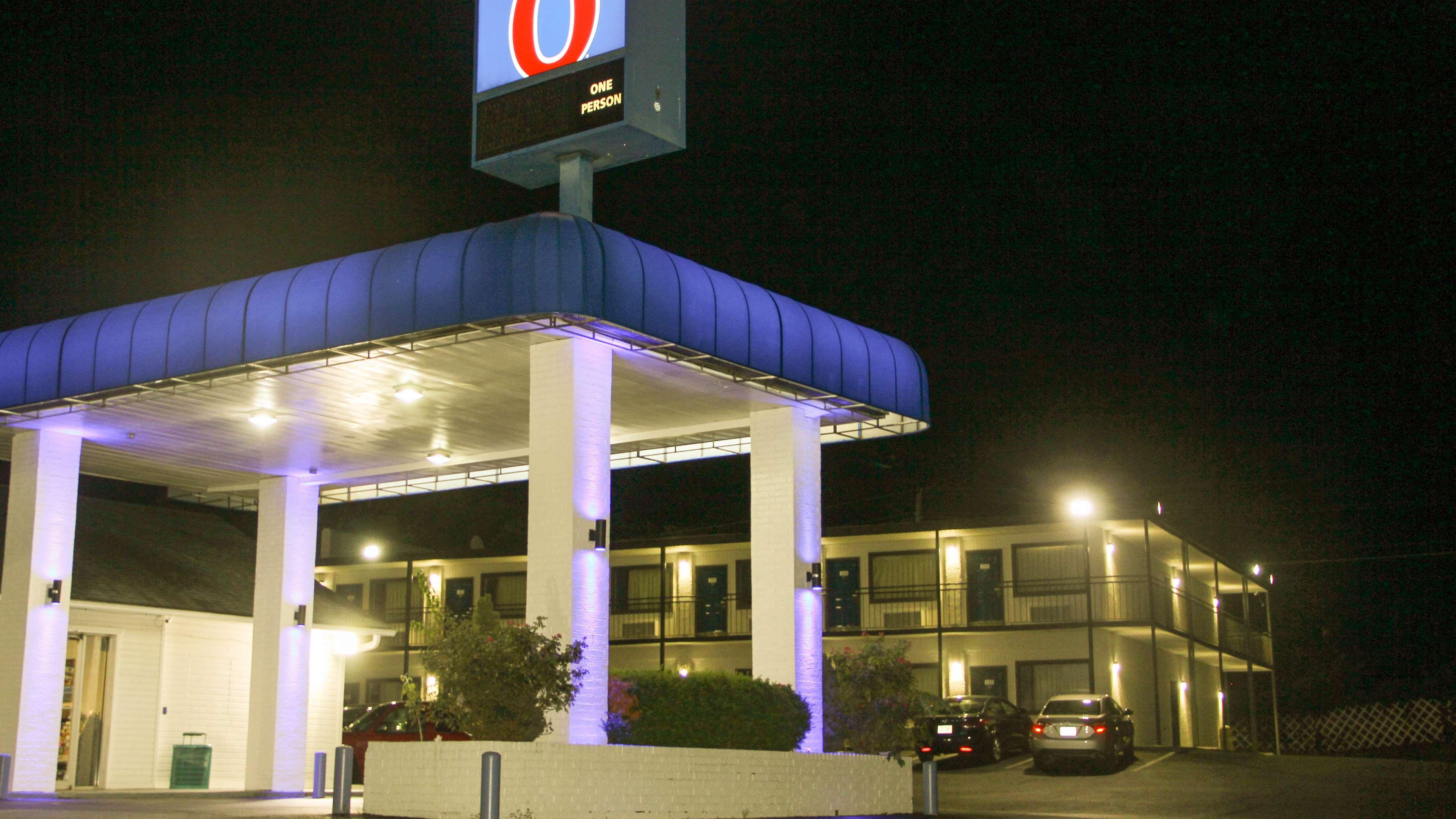 Motel 6 Fayetteville, AR — photo 3
