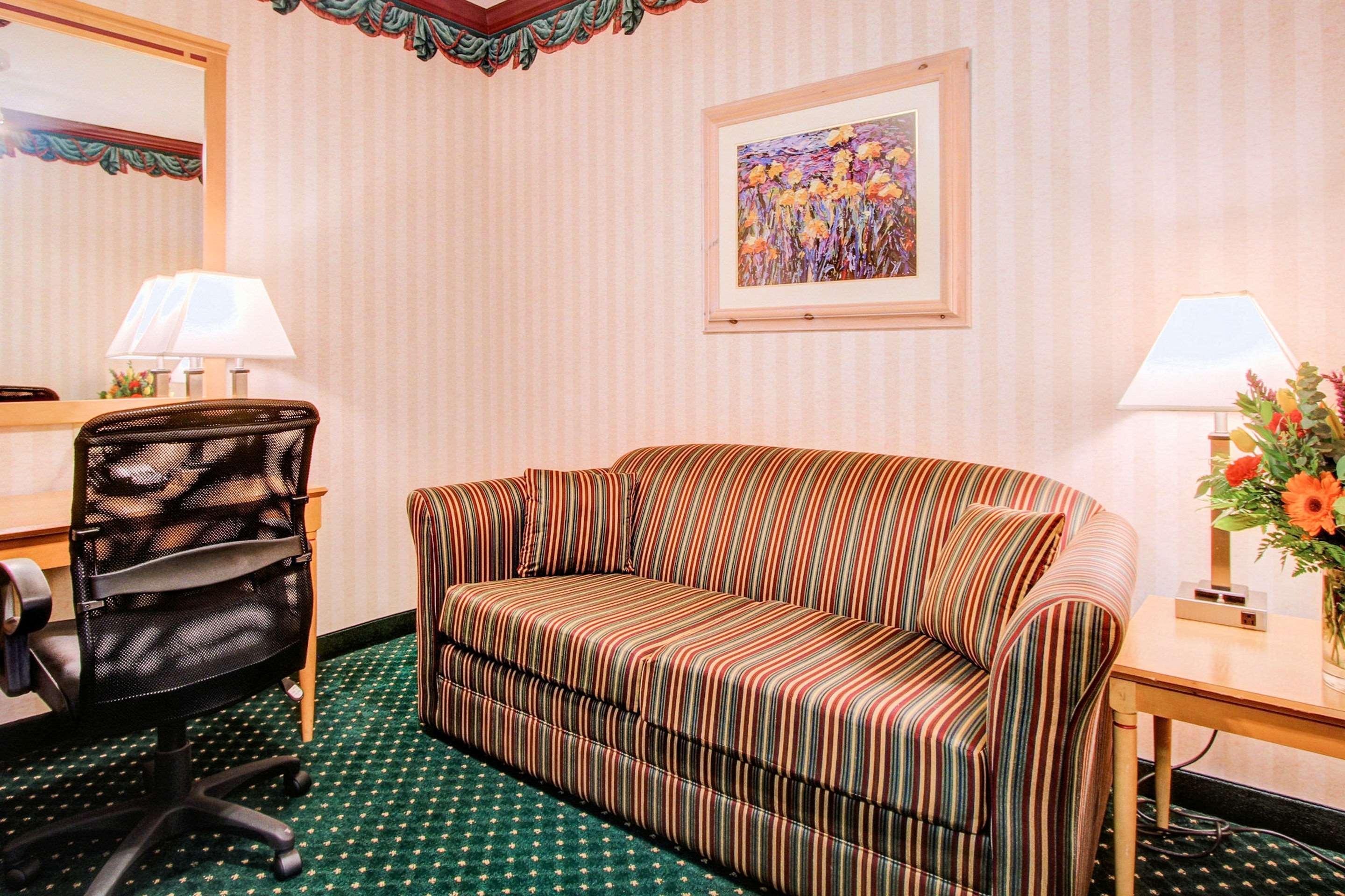 Clarion Suites Downtown — photo 4