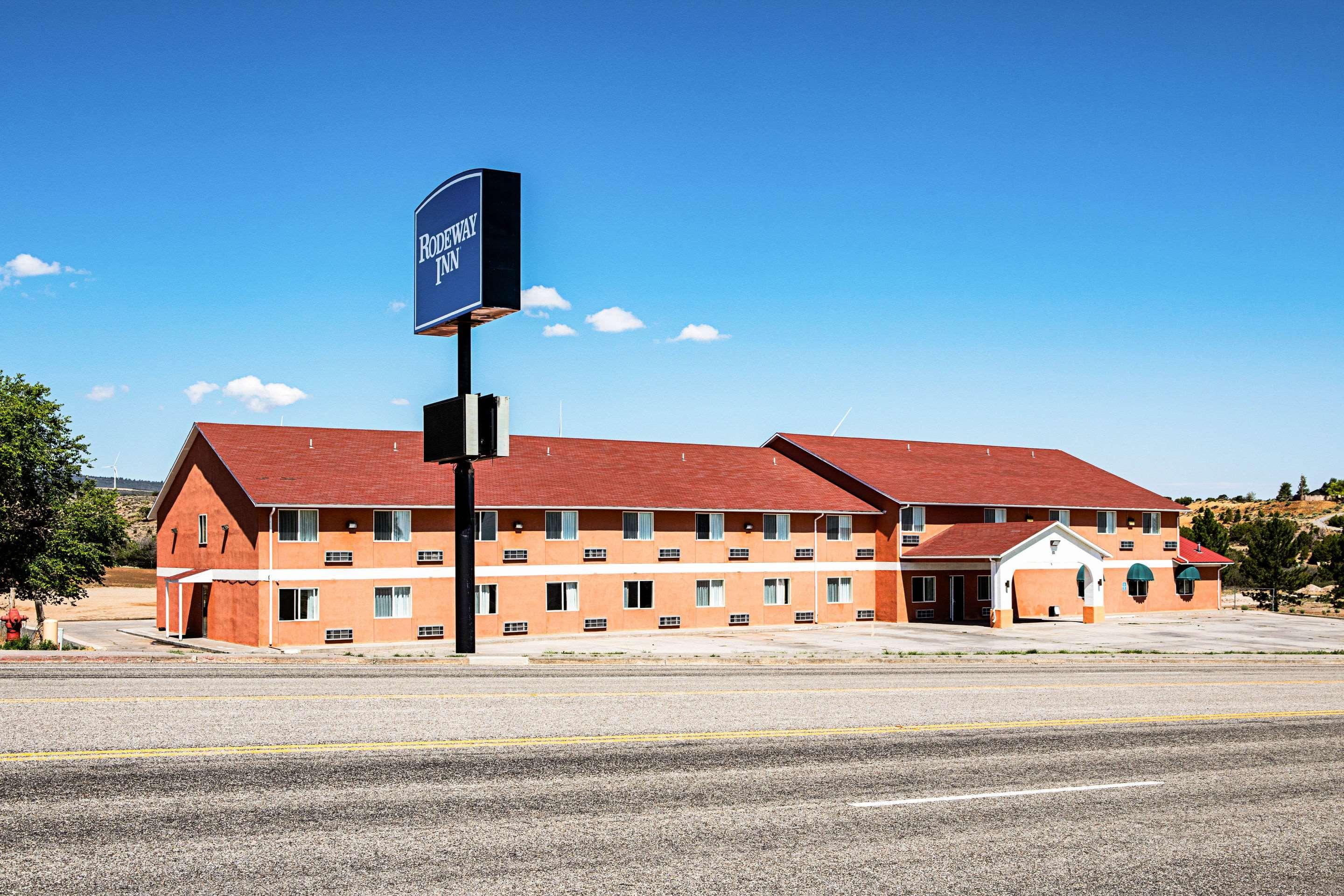 Rodeway Inn & Suites — photo 3