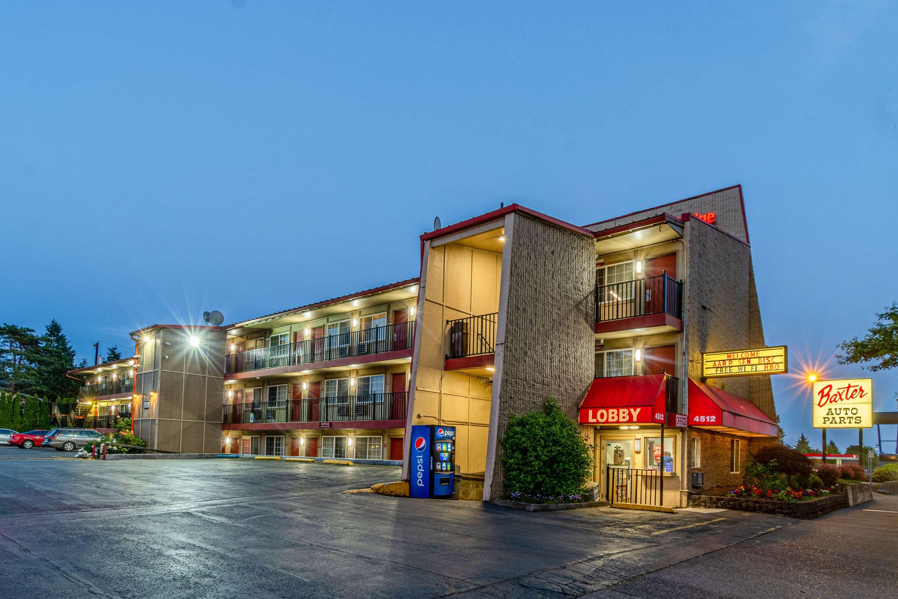 Econo Lodge Portland - I-205