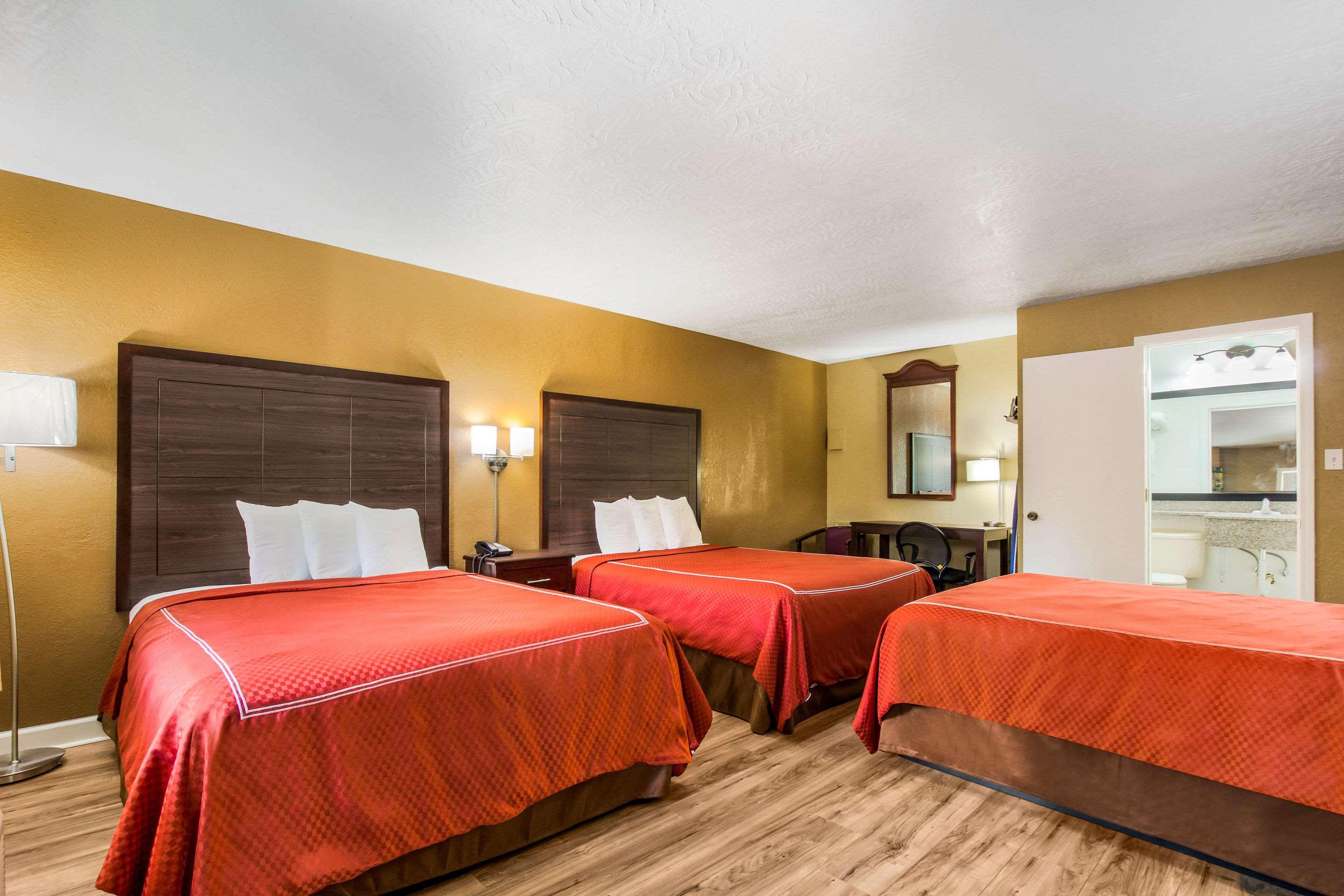 Rodeway Inn Lexington — photo 4