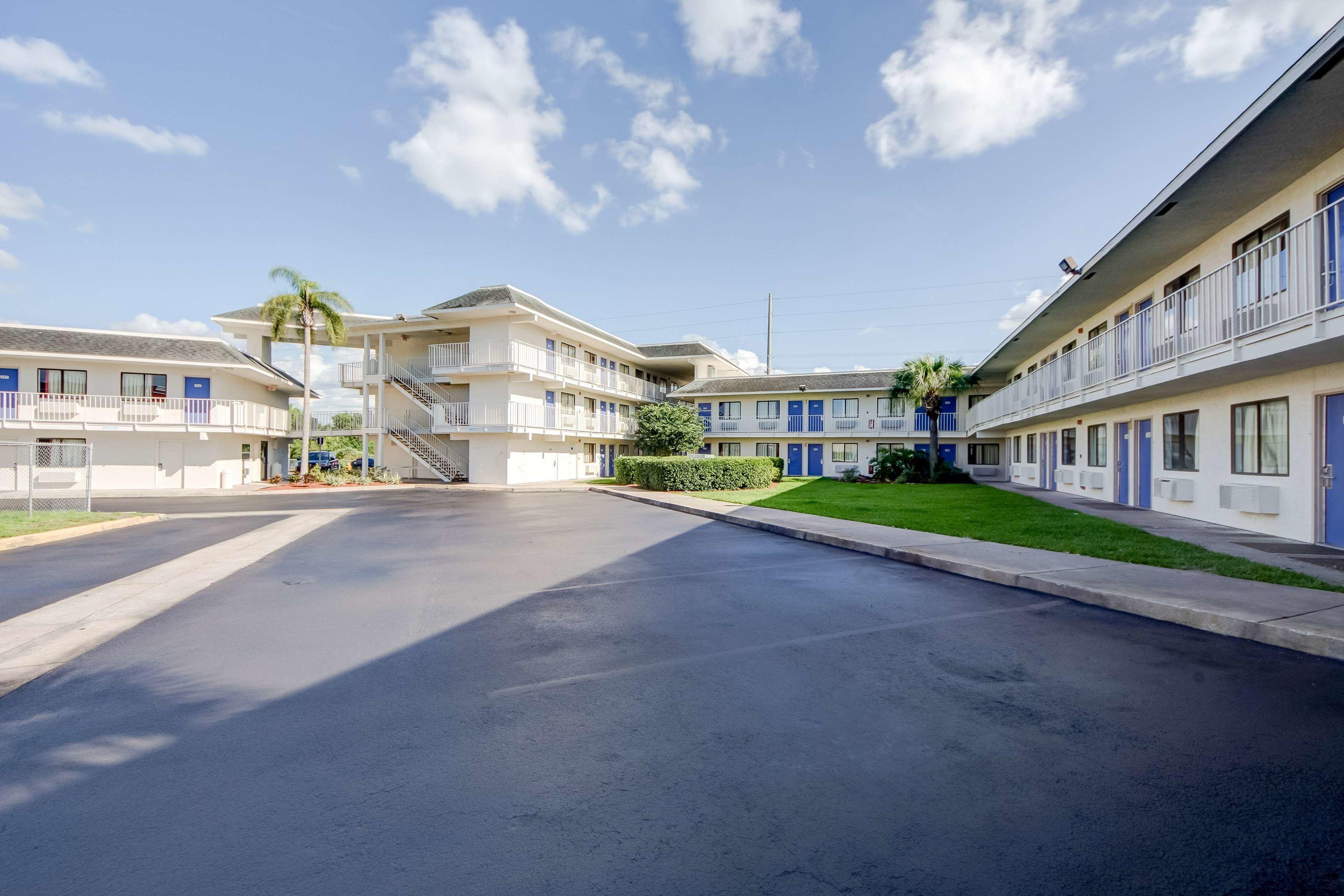 Motel 6 Lakeland — photo 4