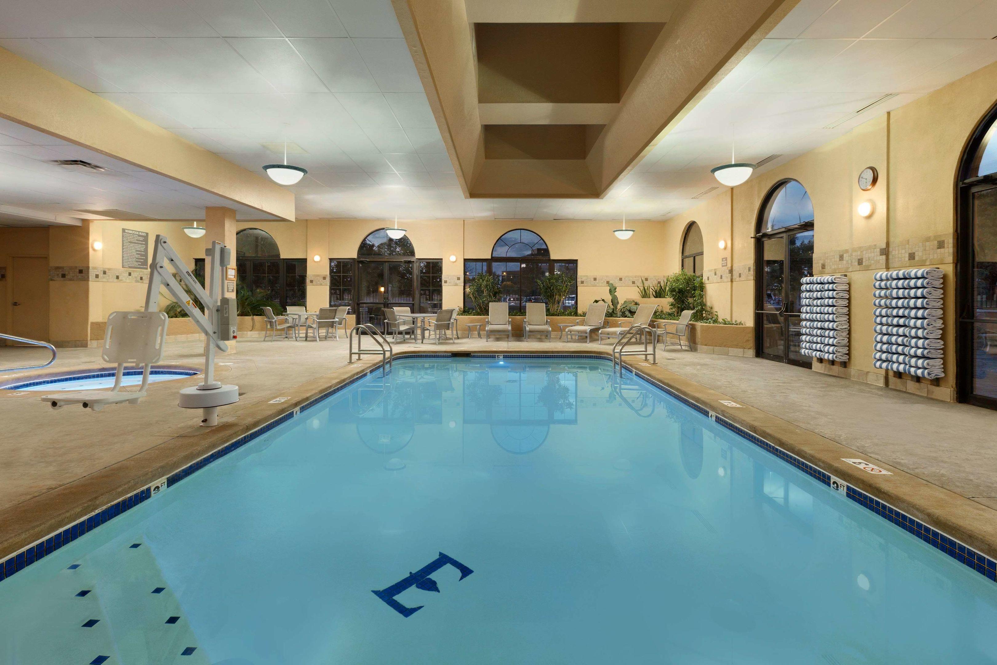 Embassy Suites Kansas City International Airport — photo 5