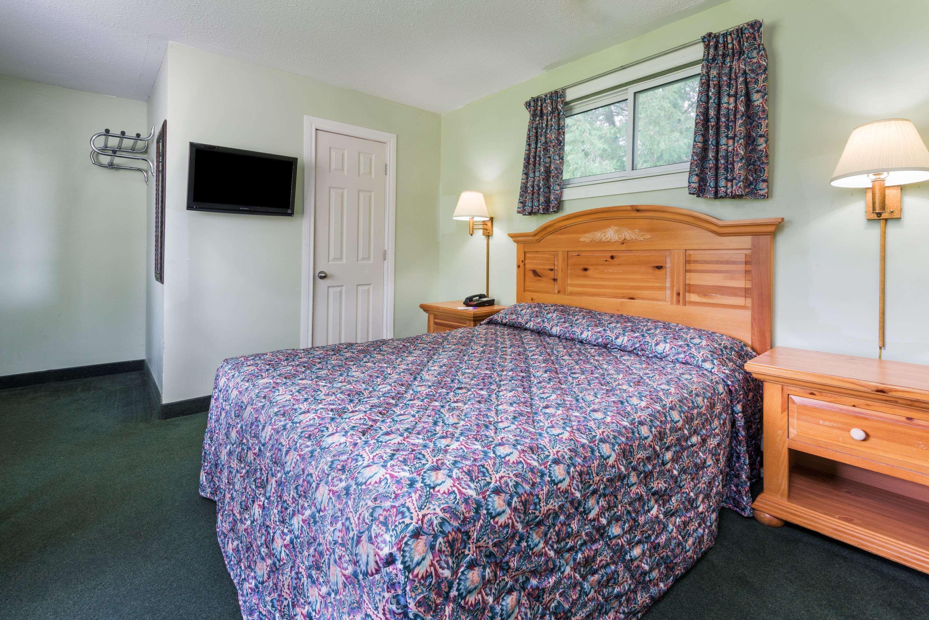 Knights Inn Bracebridge — photo 4
