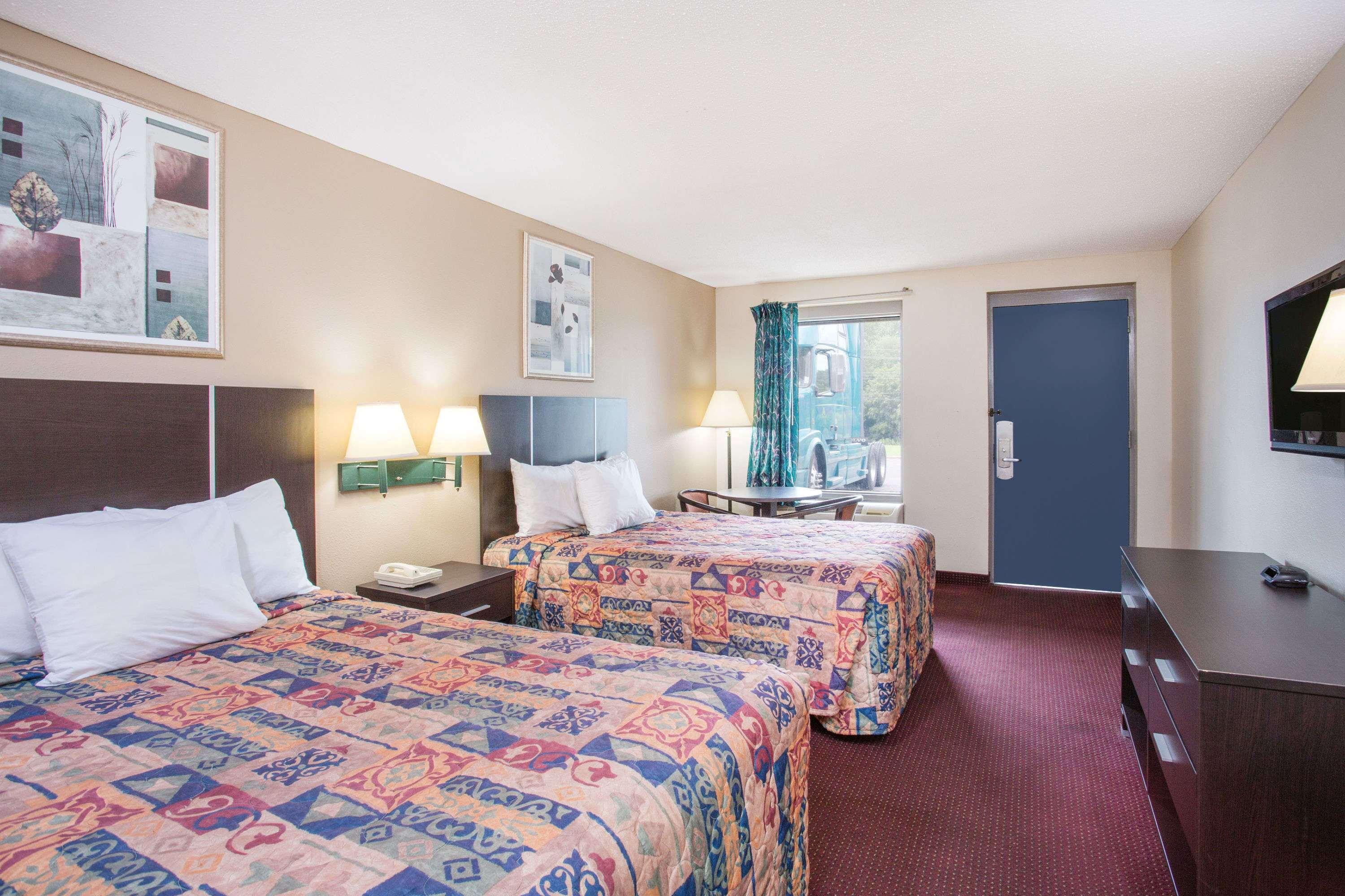 Days Inn by Wyndham Rockingham — photo 4