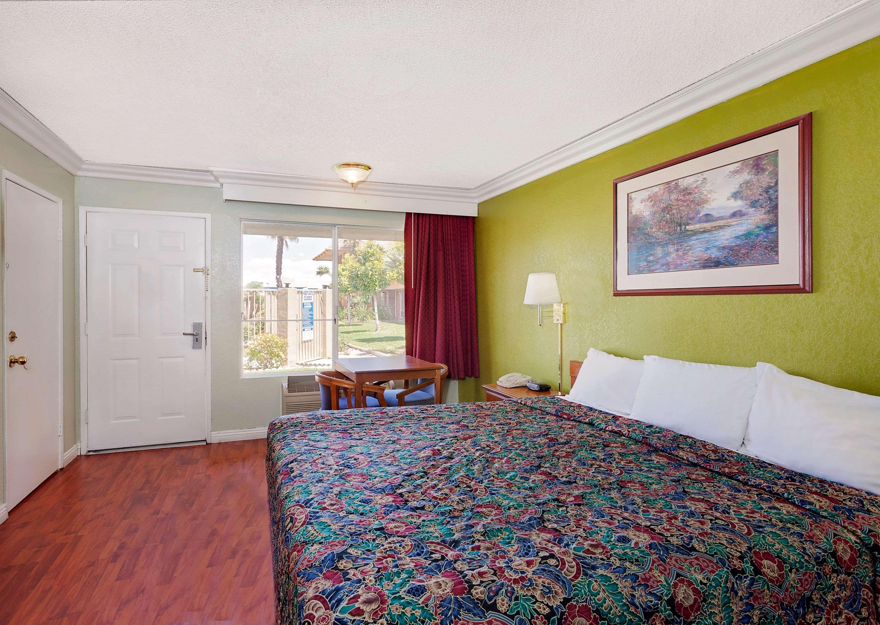 Knights Inn Palmdale Lancaster Area — photo 5