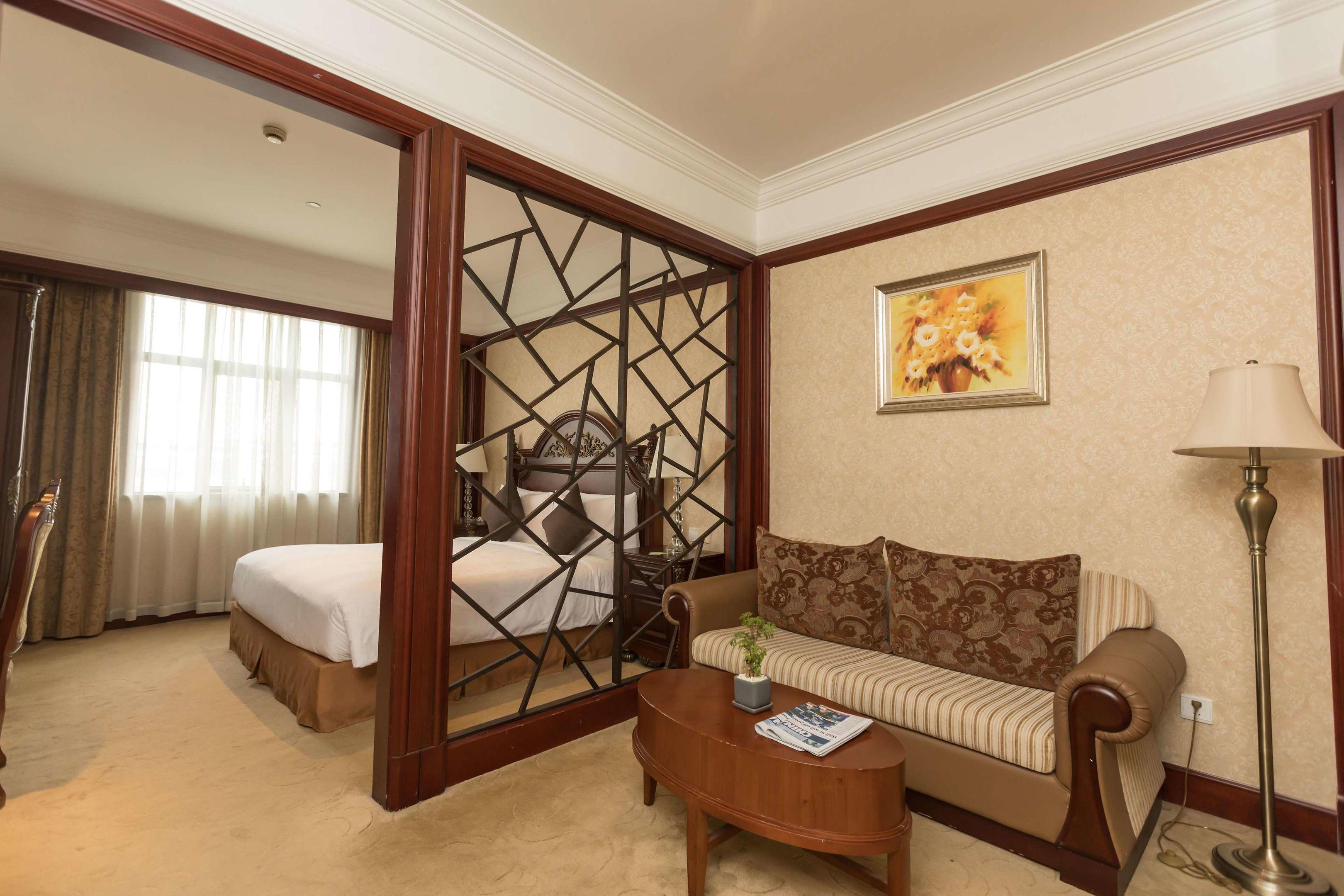 Howard Johnson by Wyndham Hong Qiao Airport Hotel Shanghai — photo 4