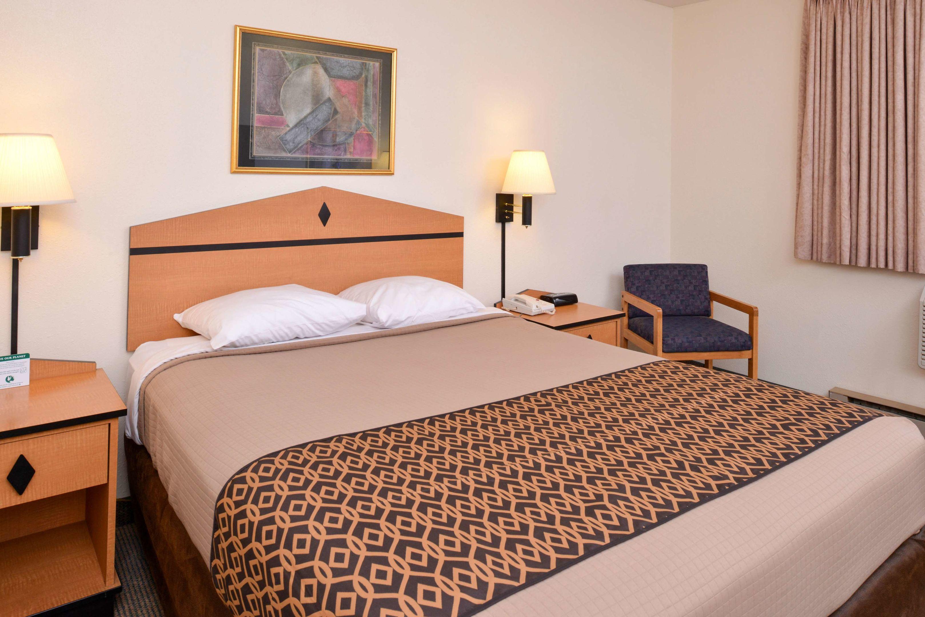 Americas Best Value Inn & Suites - Atlantic — photo 3