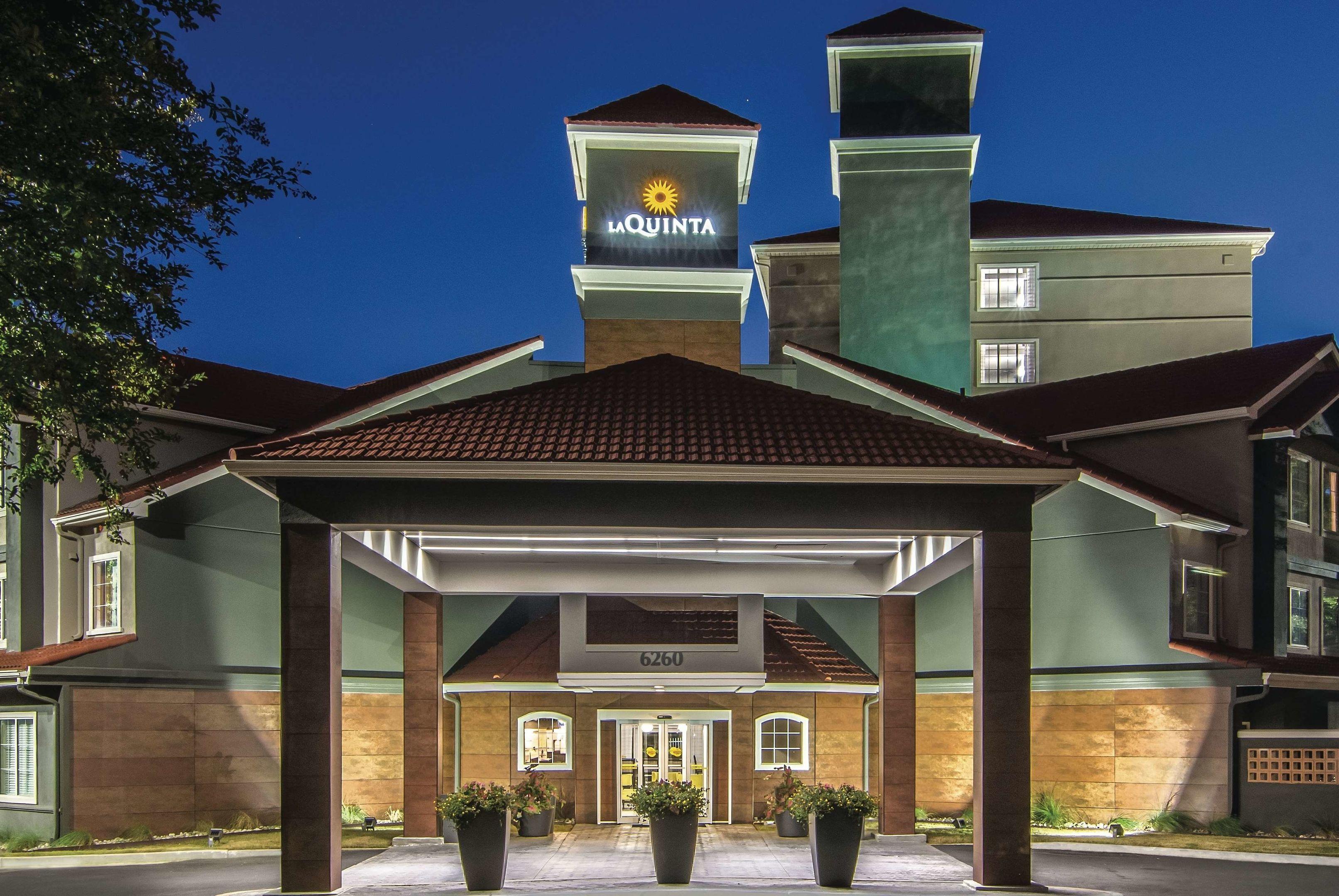 La Quinta Inn & Suites Atlanta Perimeter Medical — photo 3