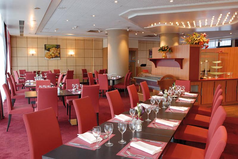 Novotel Tours Centre Gare Hotel — photo 5