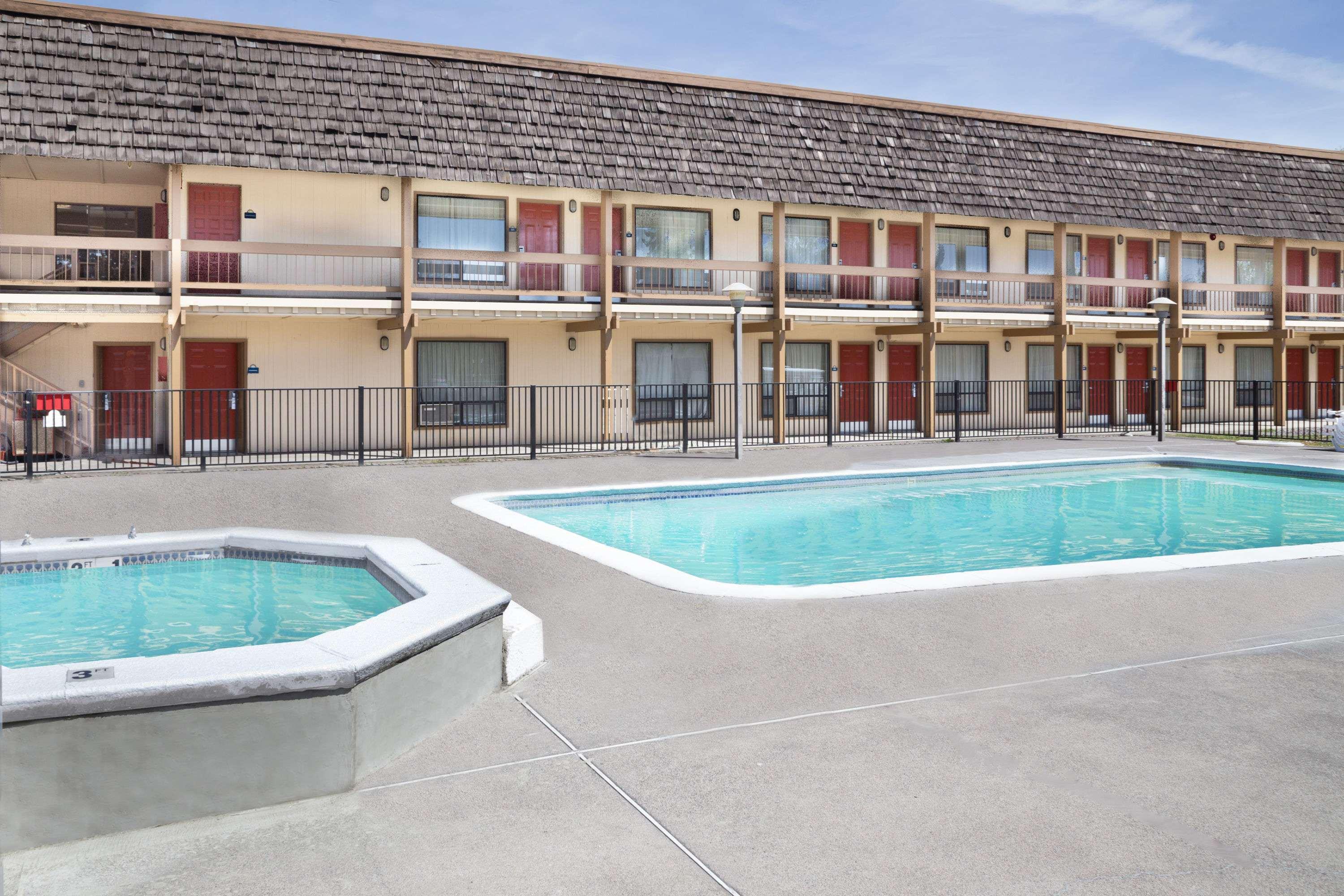 Days Inn Klamath Falls — photo 3