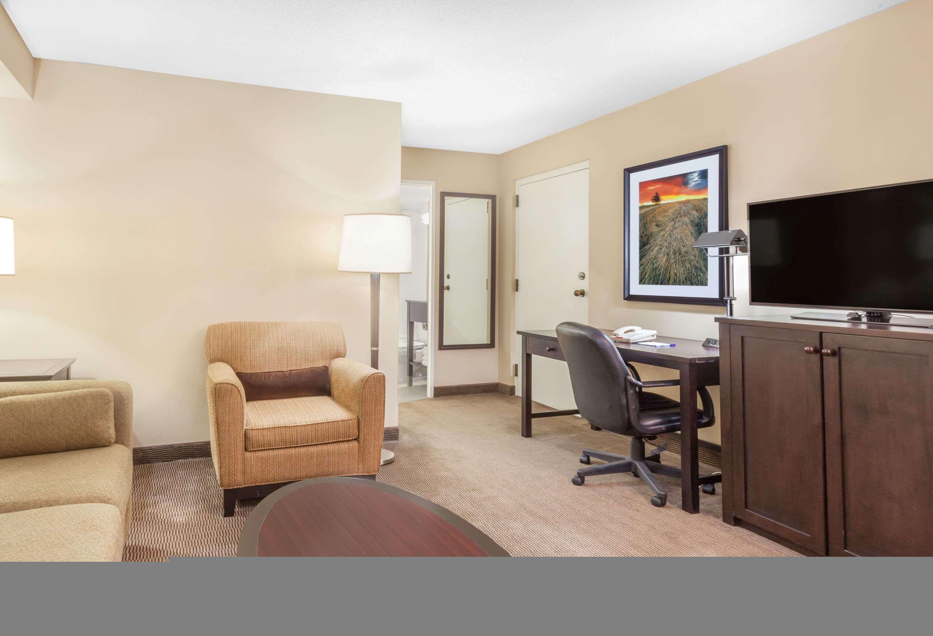 Baymont by Wyndham Red Deer — photo 5