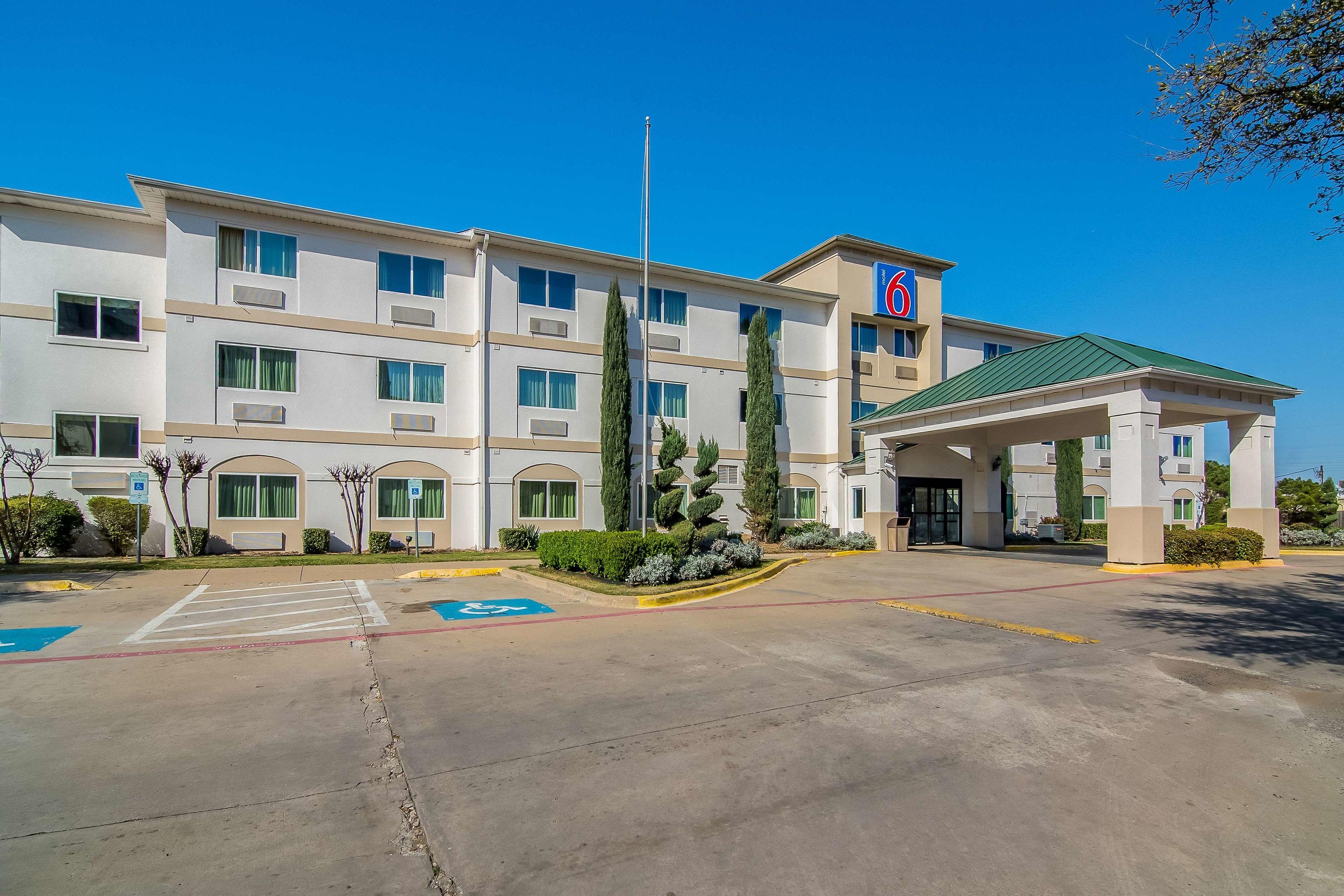 Motel 6 Dallas - North — photo 5