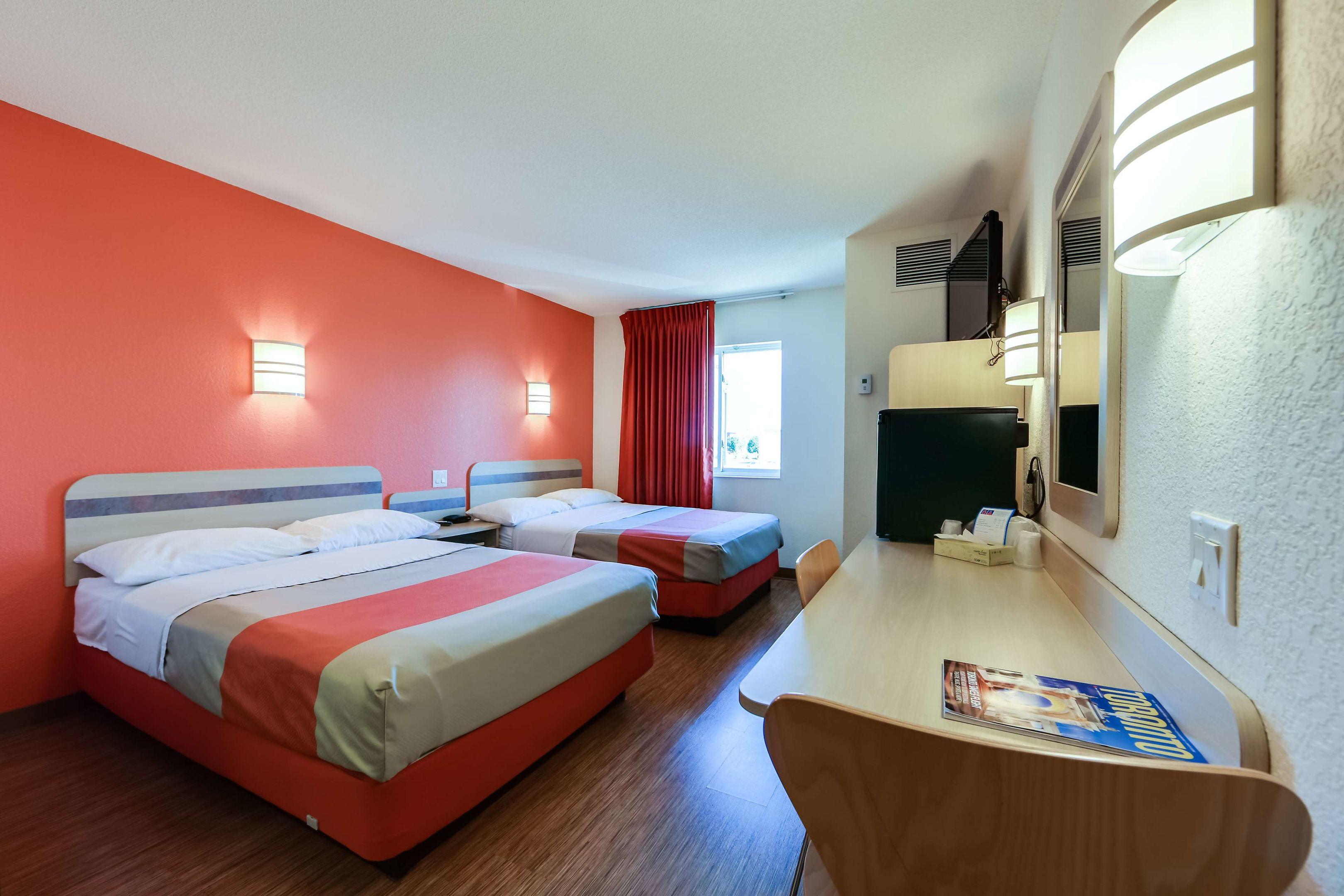 Motel 6 Toronto - Mississauga — photo 3