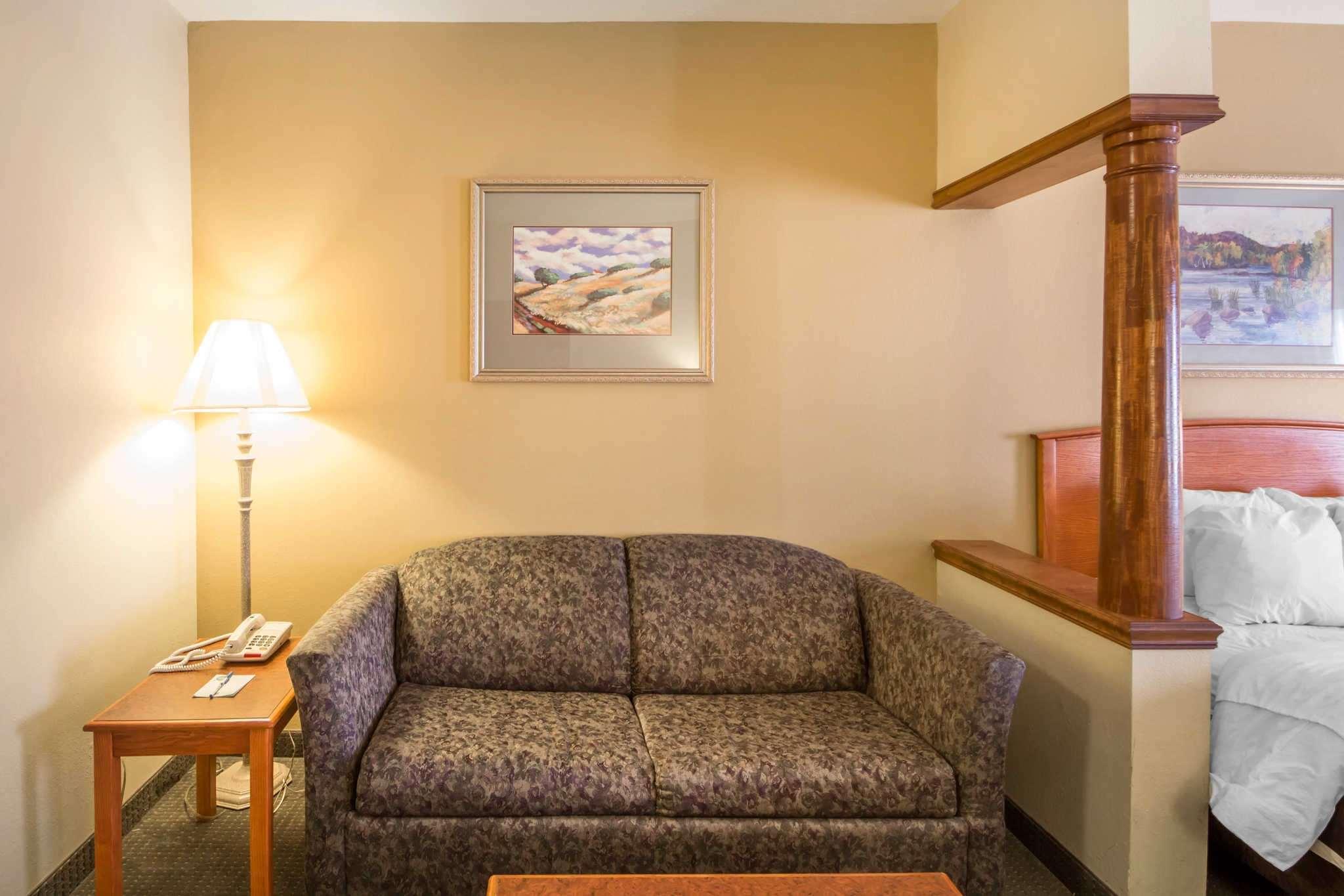 Quality Inn & Suites - Pryor — photo 5