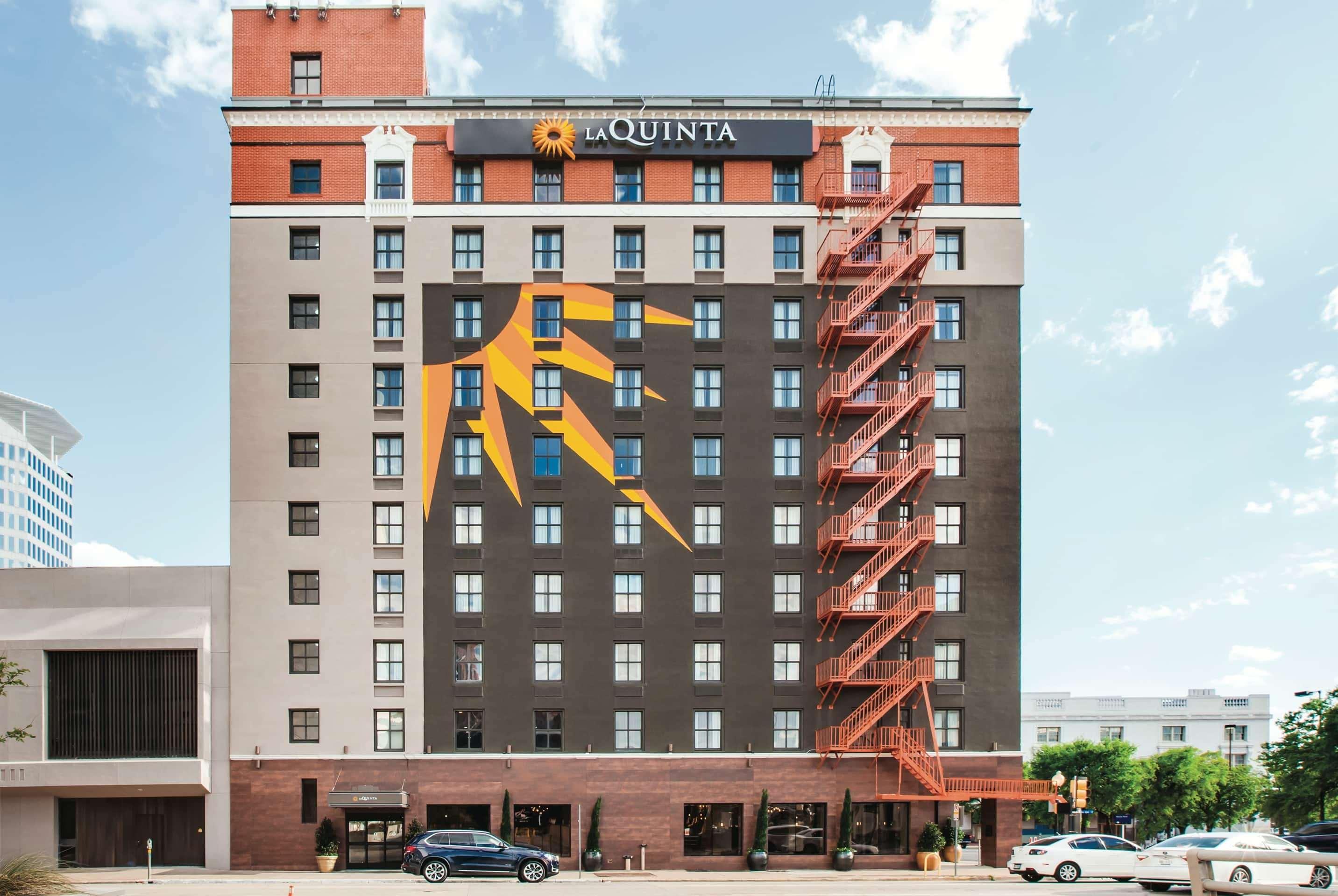La Quinta Inn & Suites Dallas Downtown — photo 4
