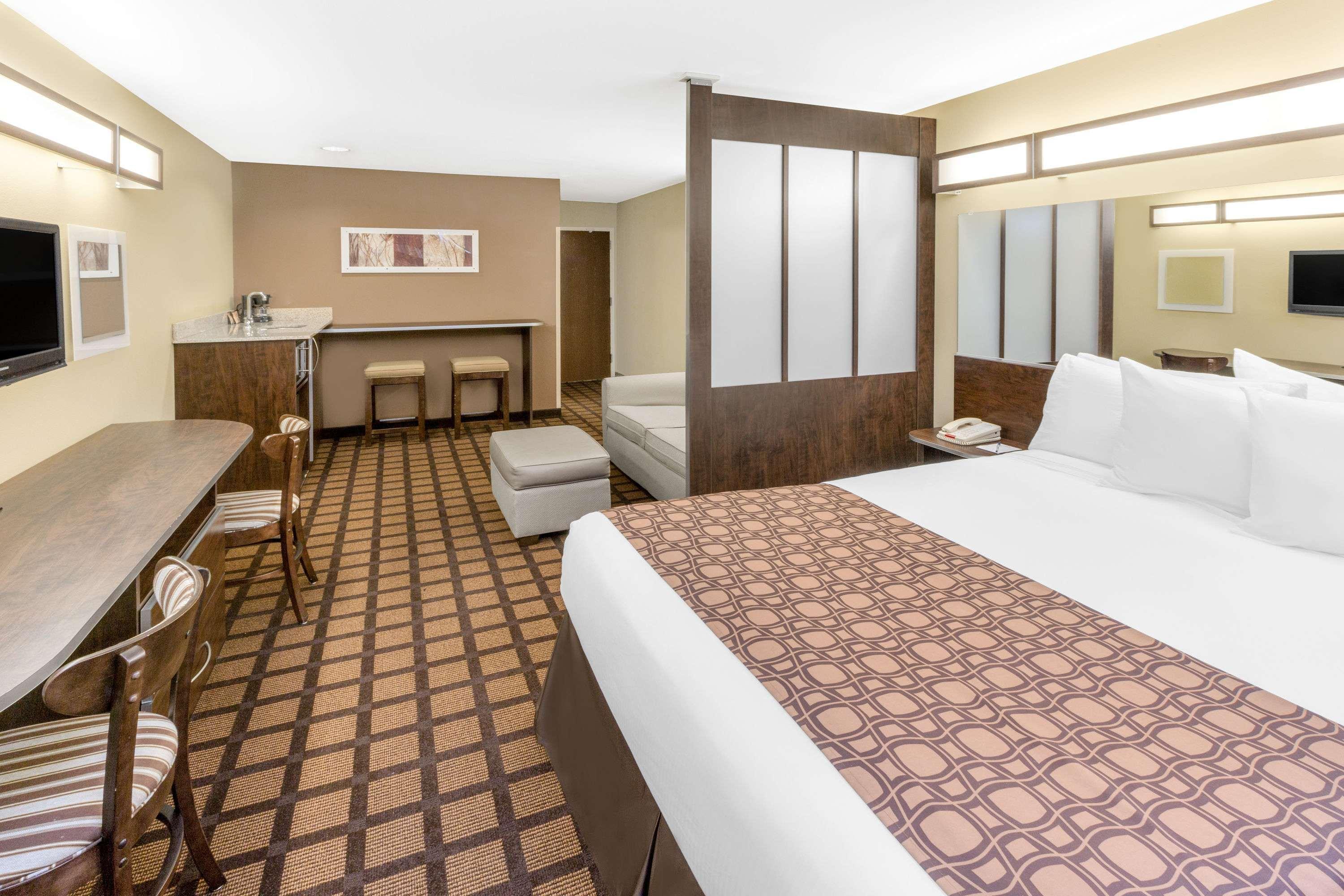 Microtel Inn & Suites Ozark — photo 4