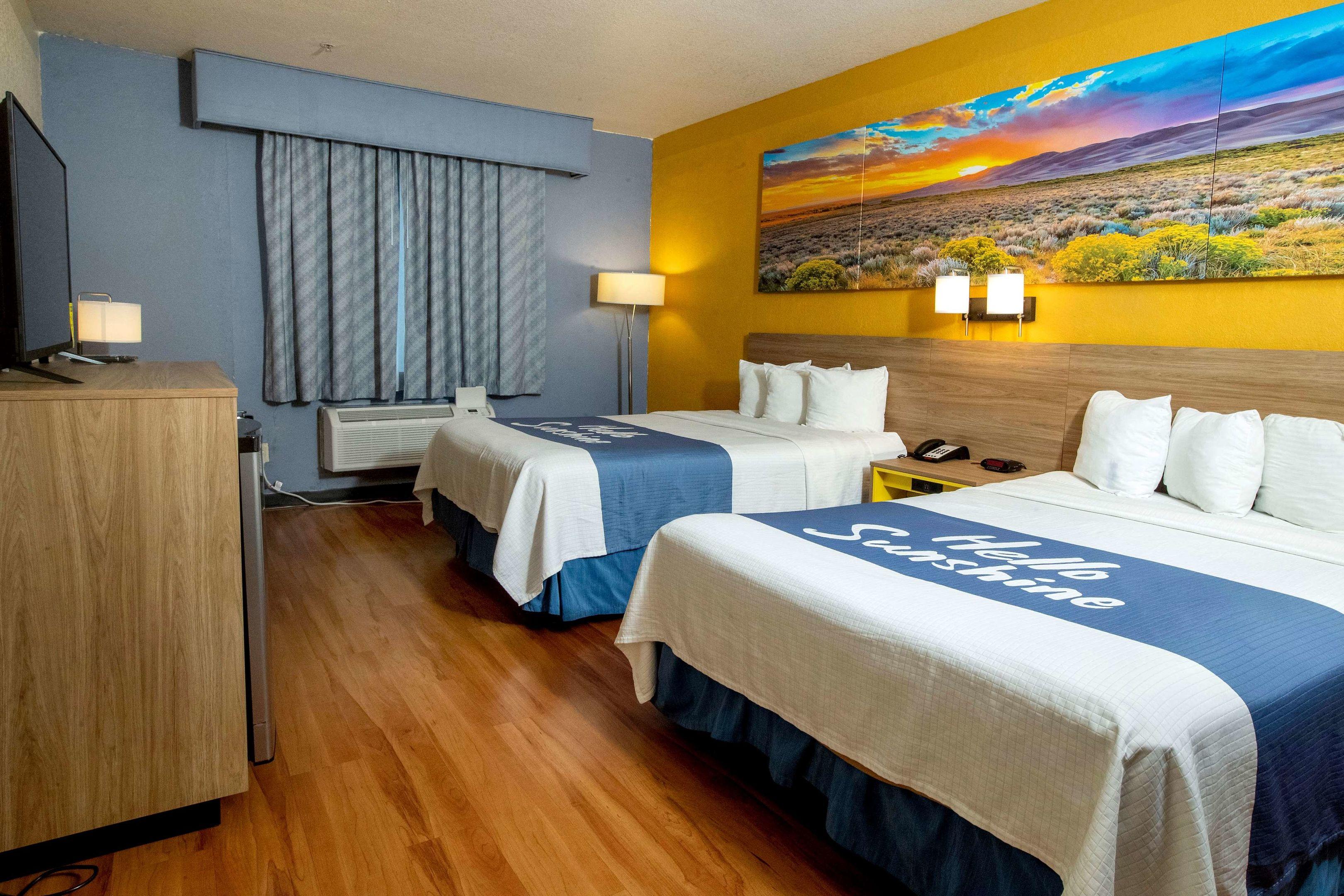 Days Inn and Suites & Suites Houston North — photo 5