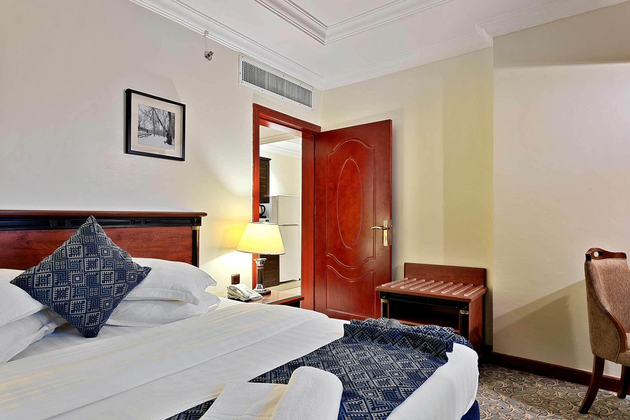 Crown Tower Hotel — photo 5
