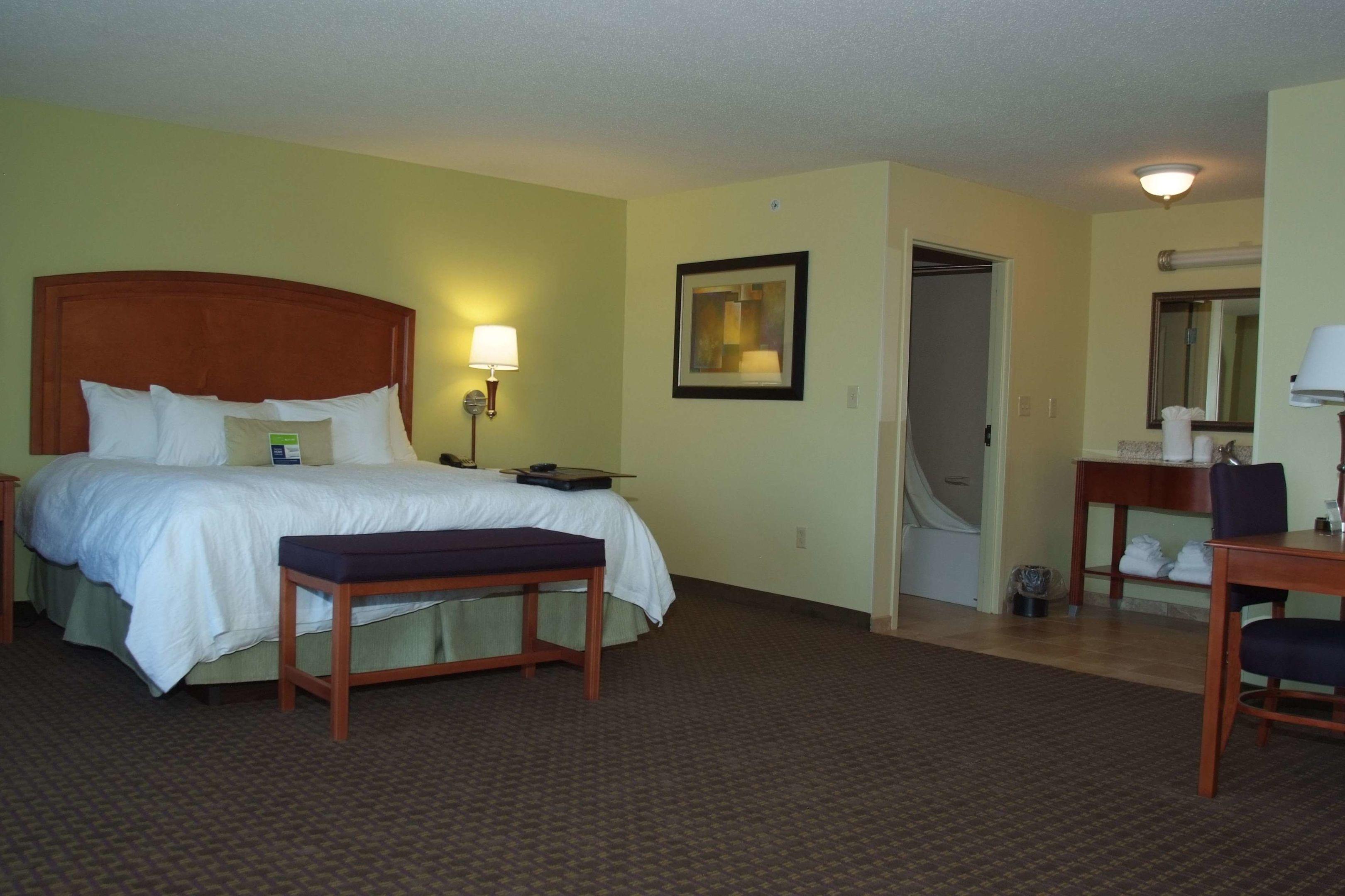 Hampton Inn Macomb — photo 4