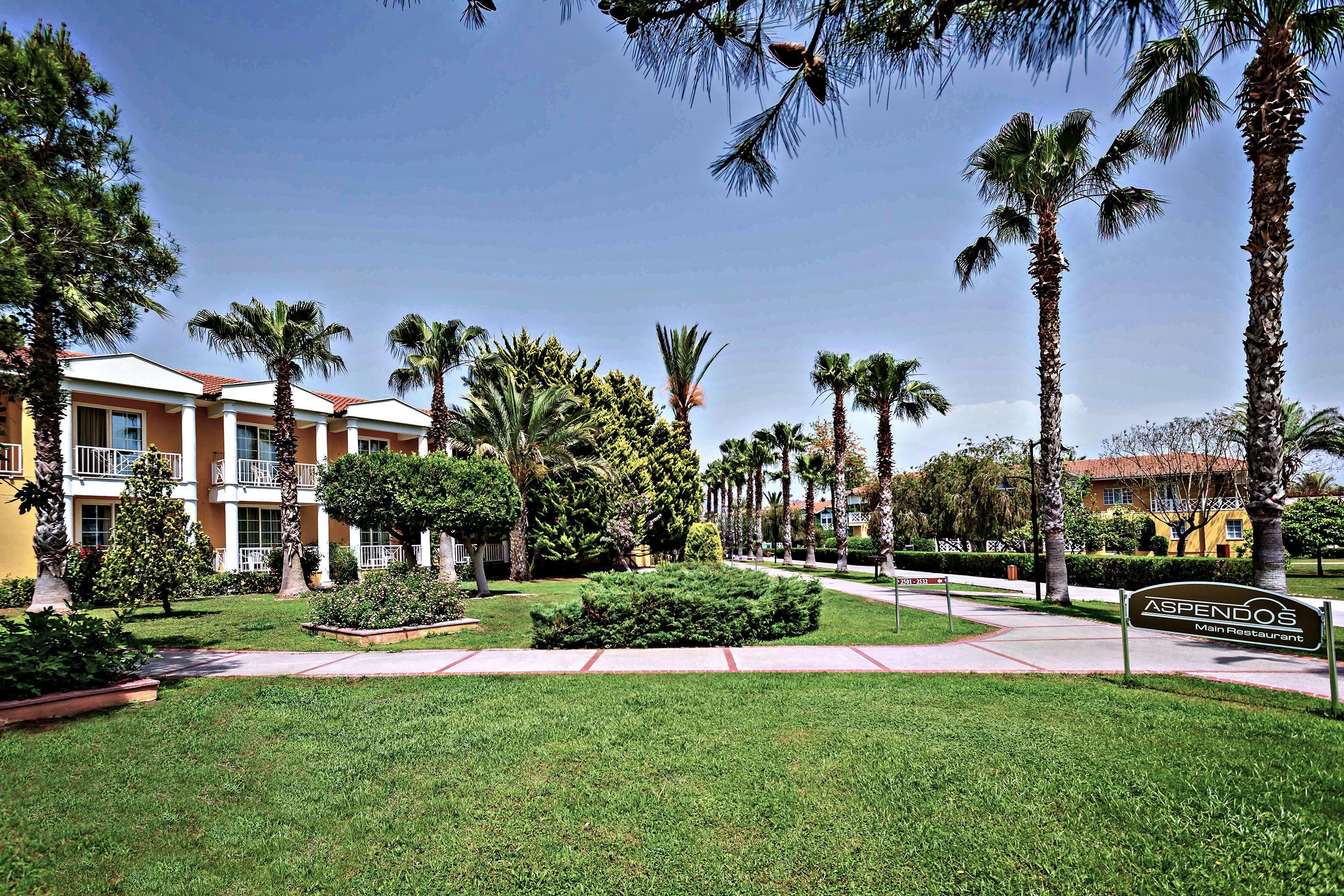 Euphoria Palm Beach Resort — photo 5