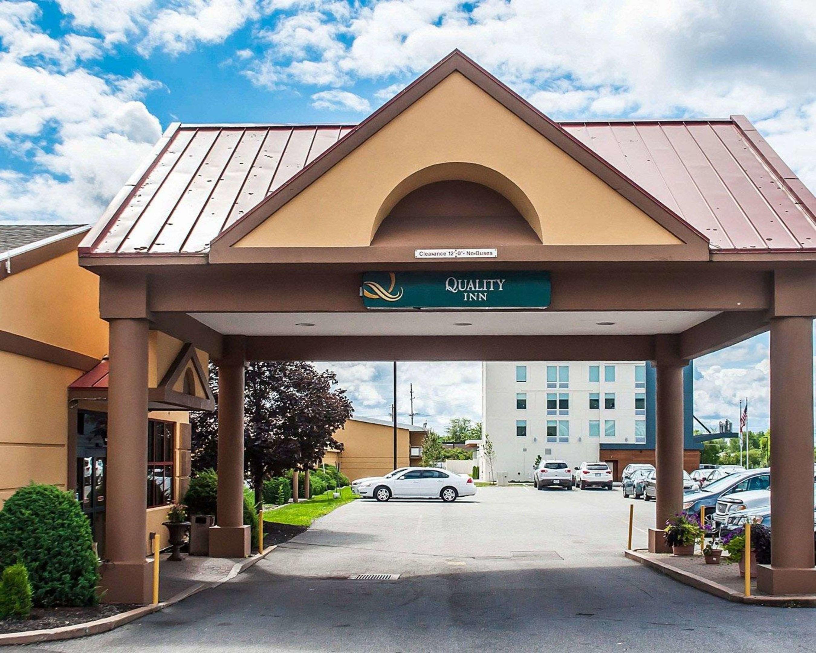 Quality Inn Airport — photo 4