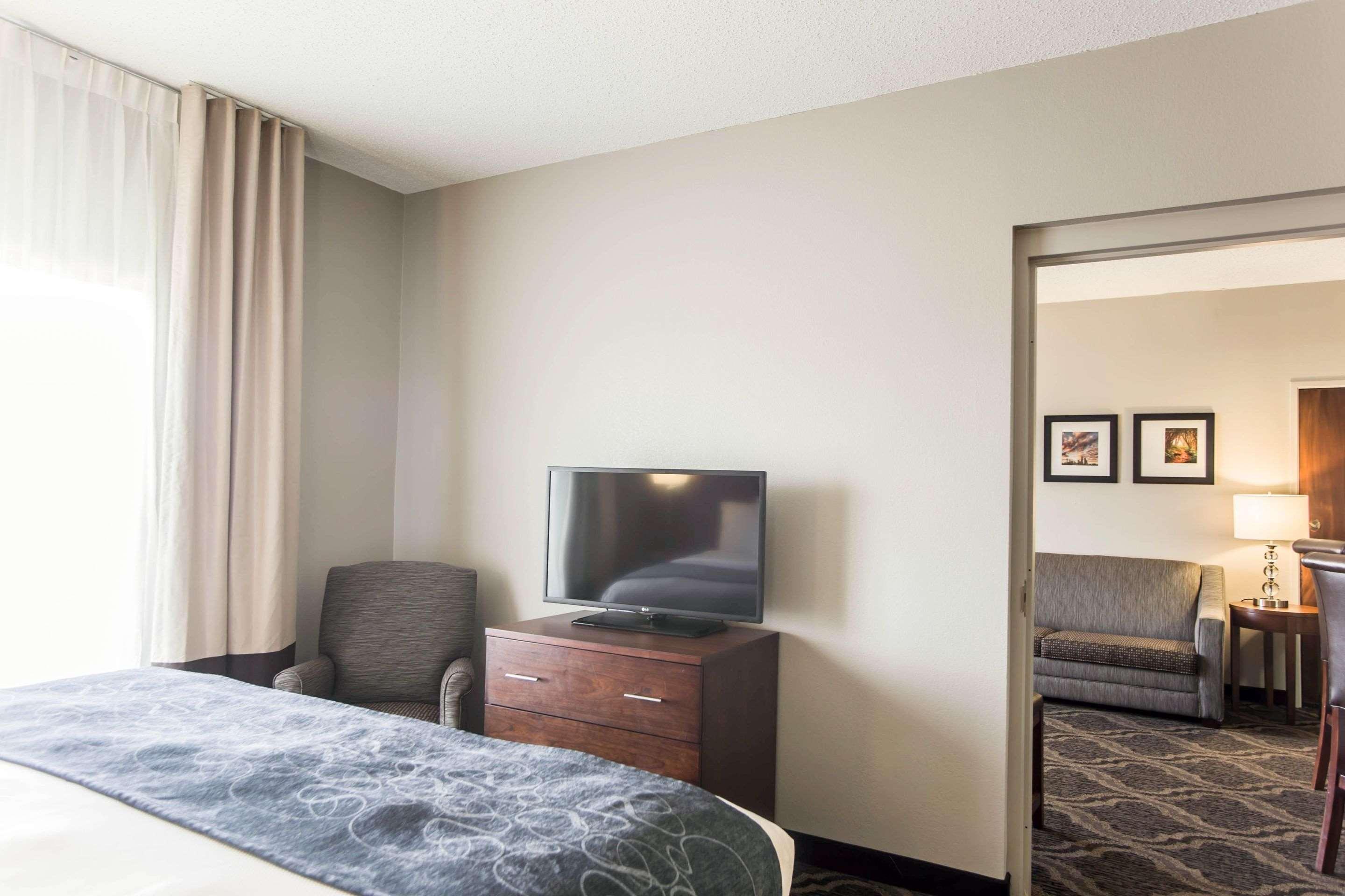 Comfort Suites Pineville - Ballantyne Area — photo 5