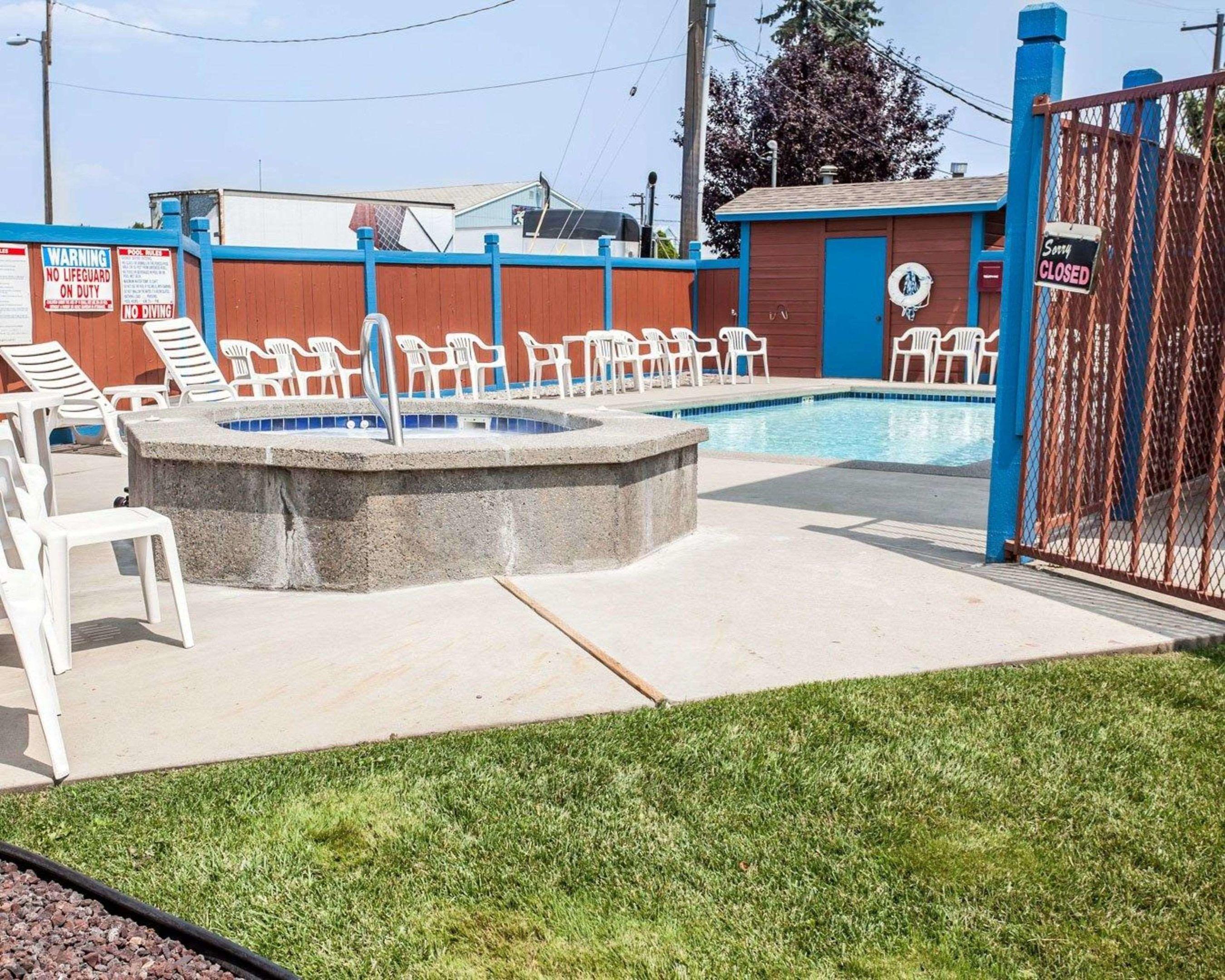 Rodeway Inn & Suites — photo 5
