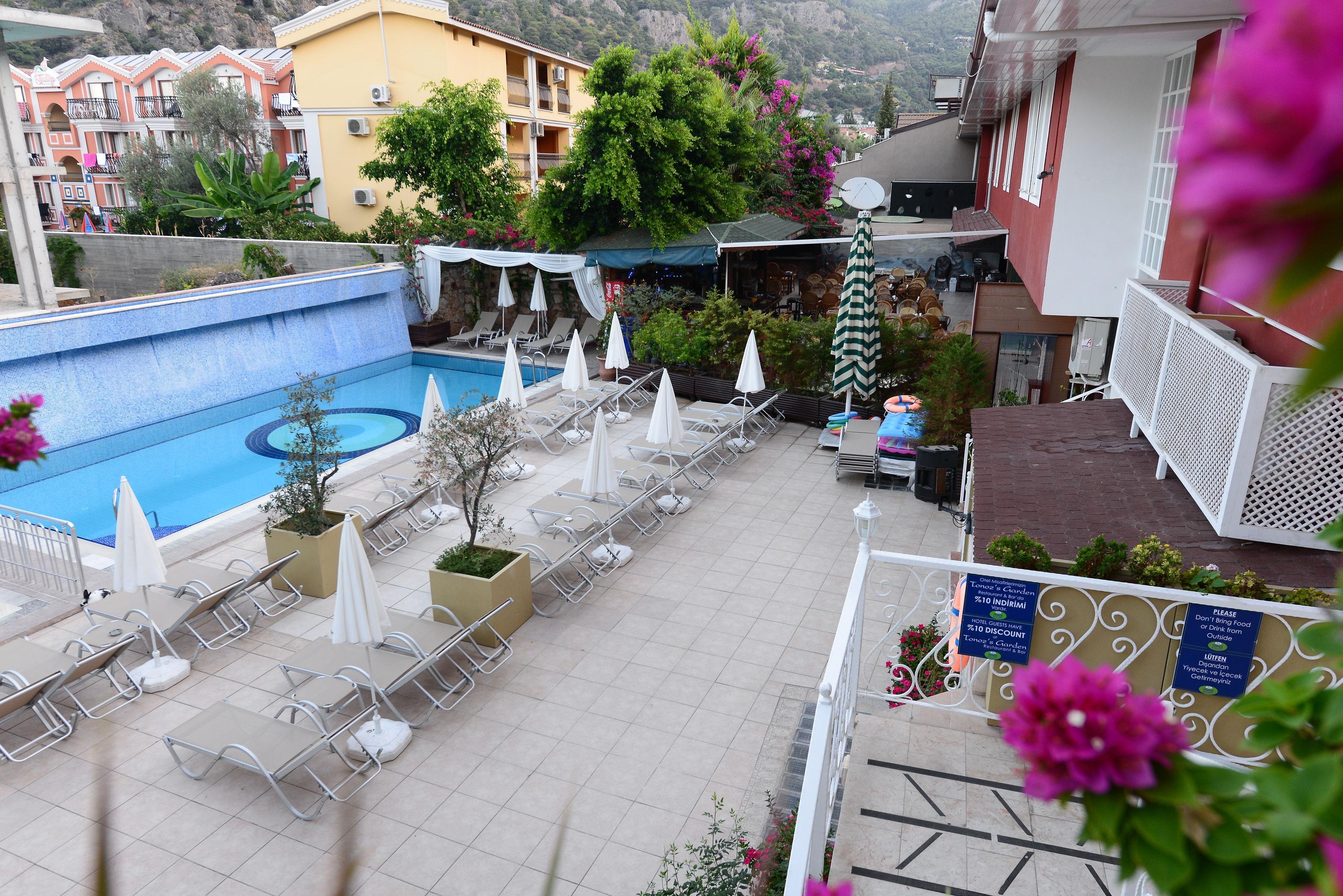 Tonoz Beach Hotel — photo 4