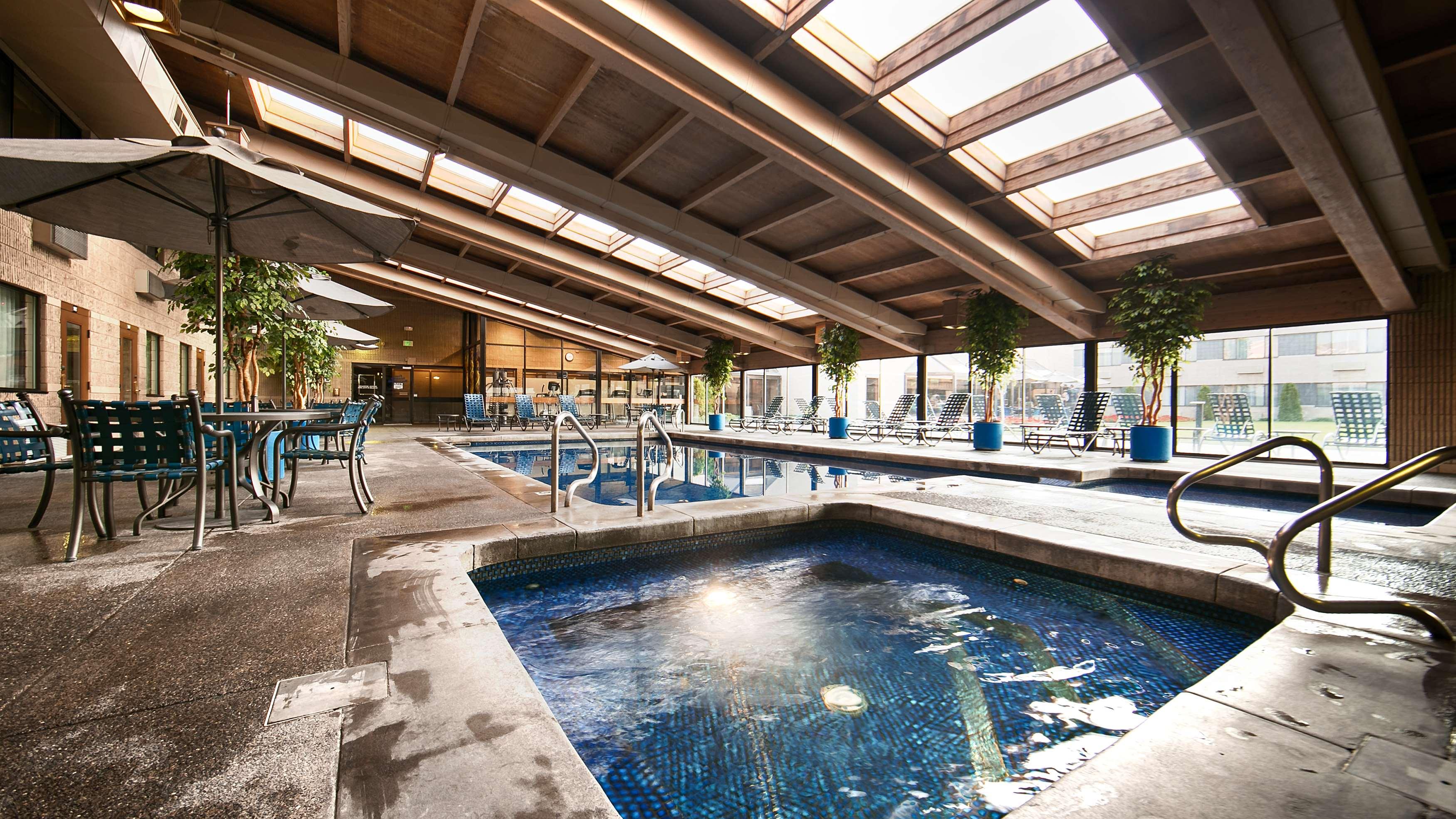 Best Western Plus University Inn — photo 4