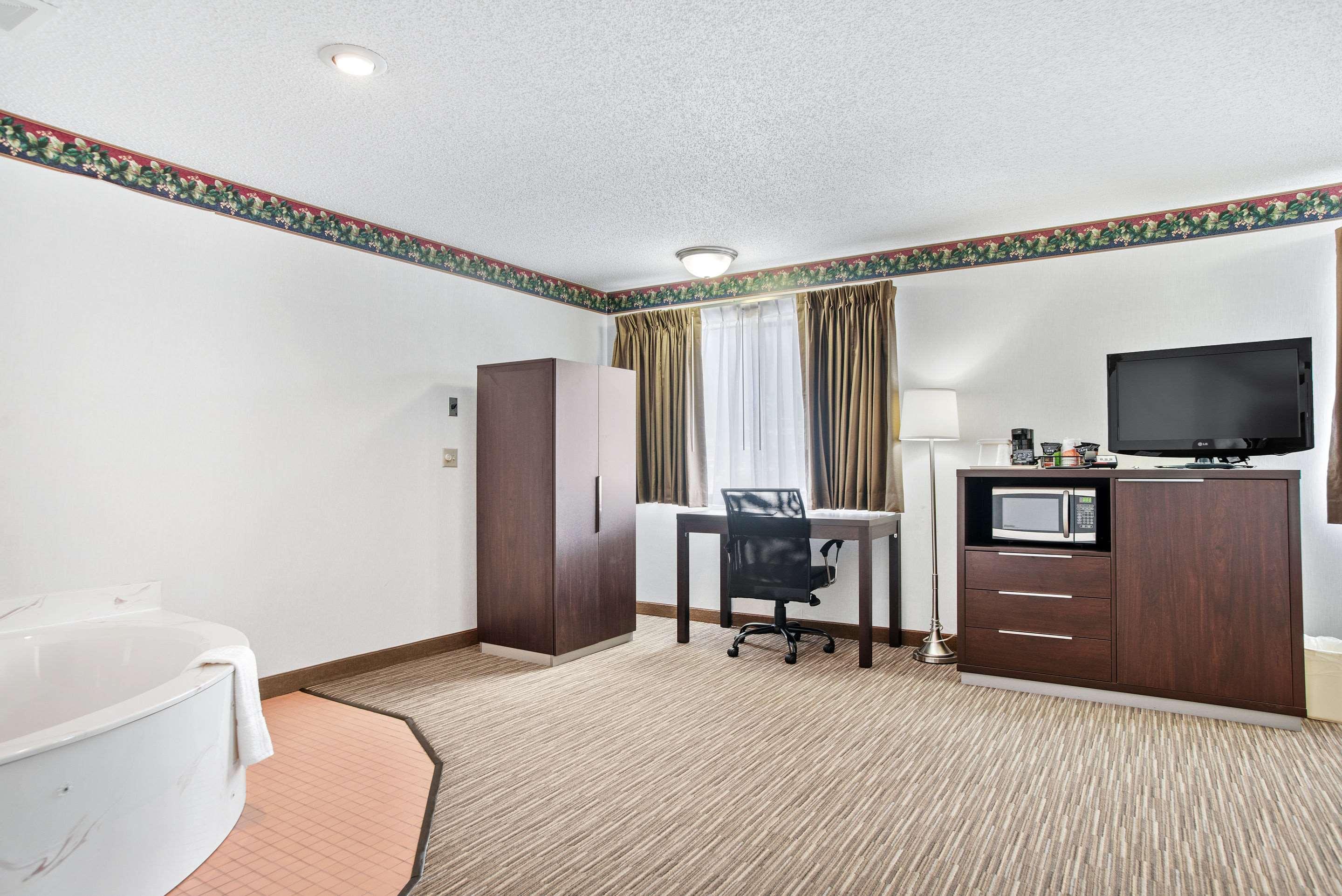 Quality Inn Hill City — photo 5