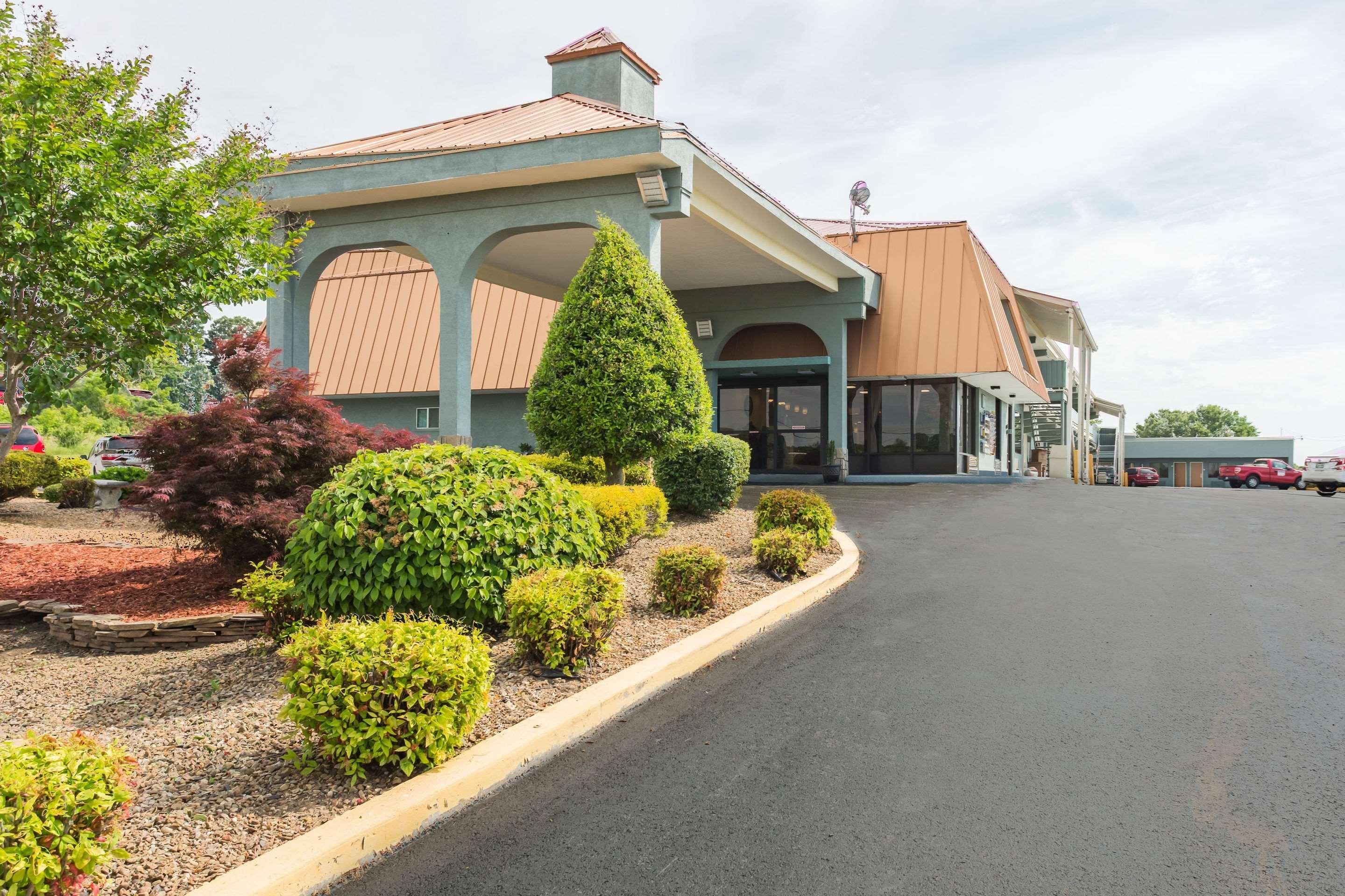 Econo Lodge White Pine — photo 4