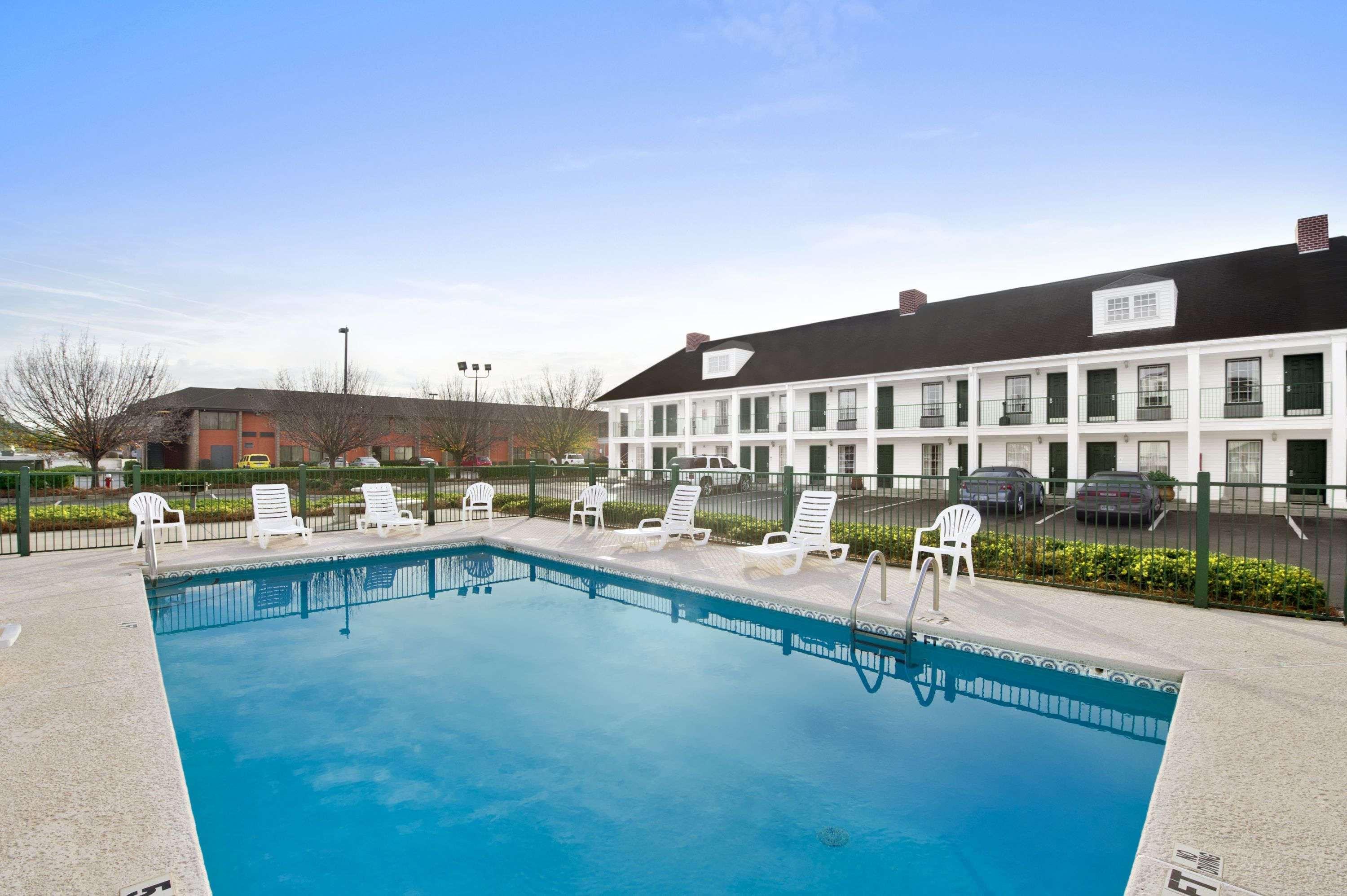 Baymont Inn & Suites Warner Robins — photo 5