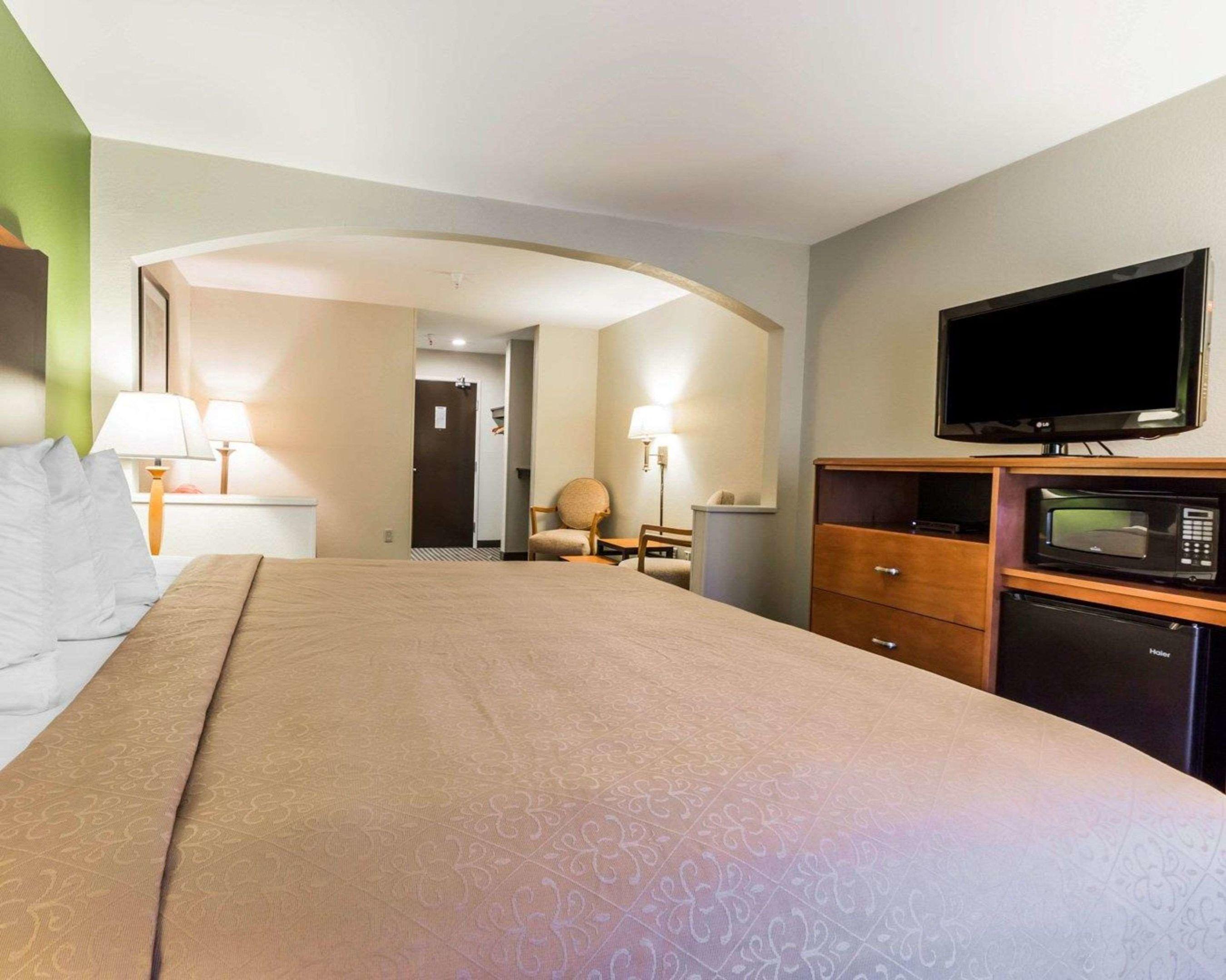 Quality Inn & Suites Birmingham — photo 4