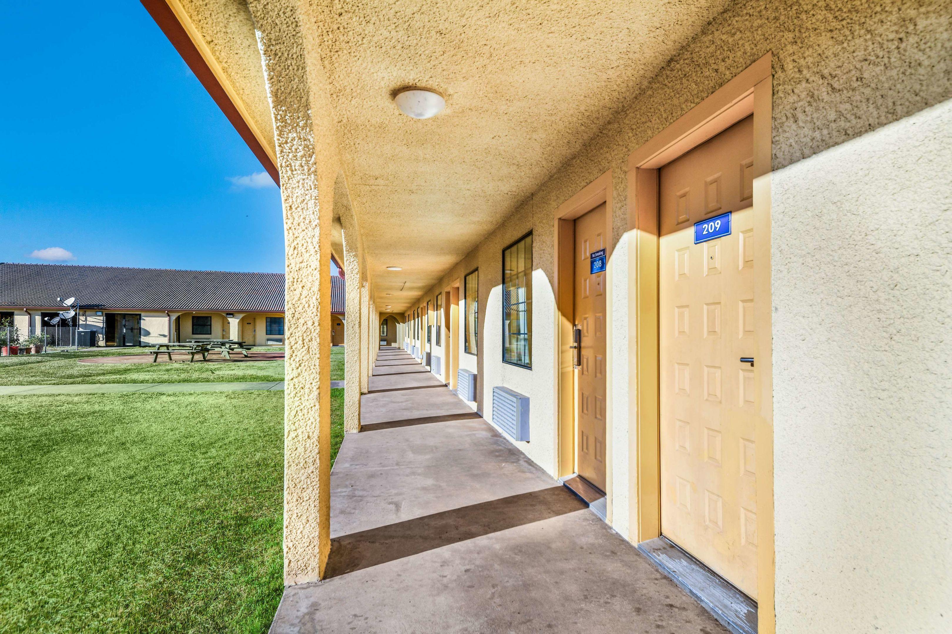 Americas Best Value Inn — photo 5