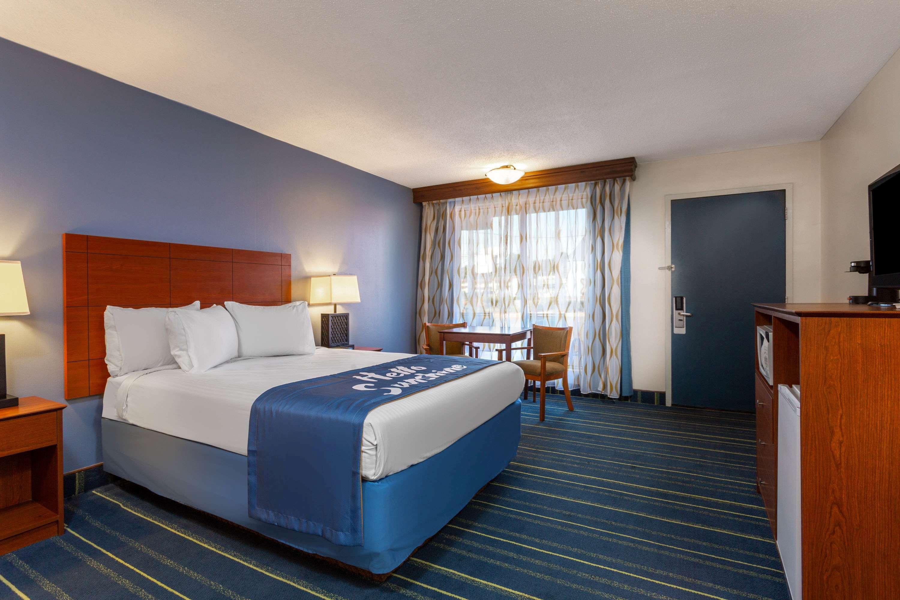 Days Inn Breezewood — photo 5