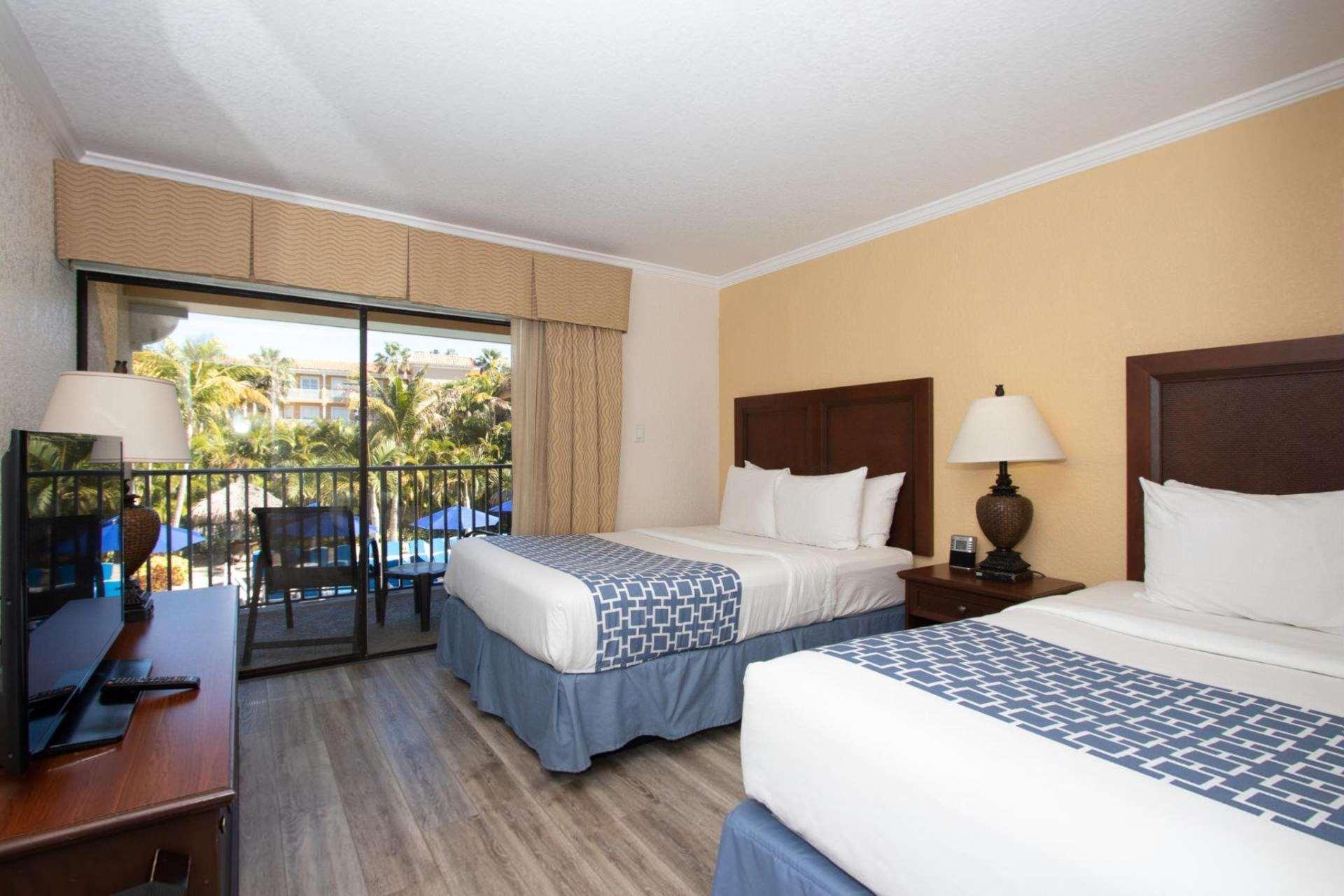 Coconut Cove All-Suite Resort — photo 4