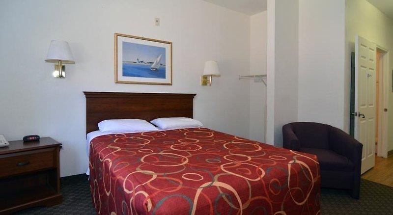 InTown Suites Austin — photo 3