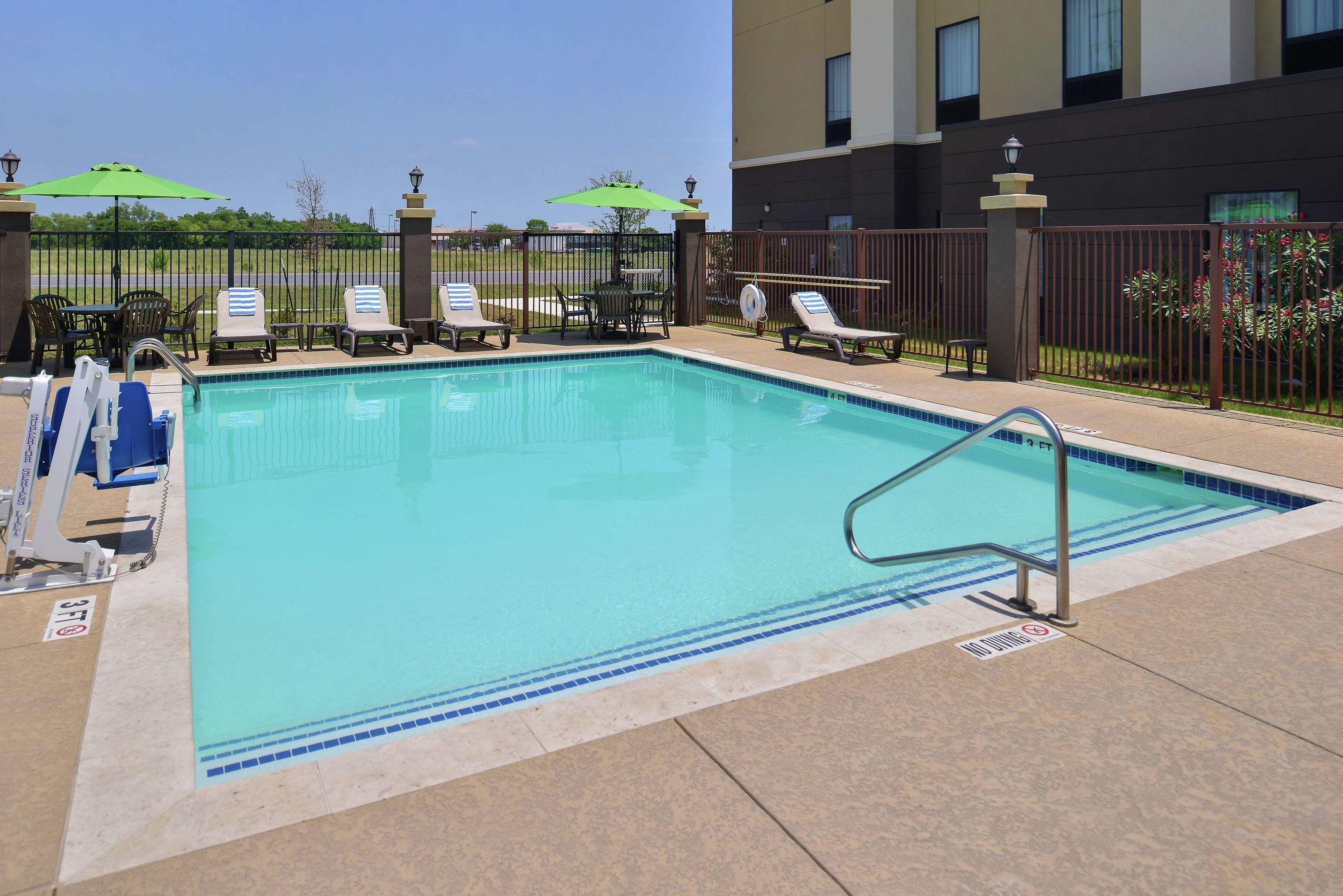 Hampton Inn & Suites Hutto — photo 4