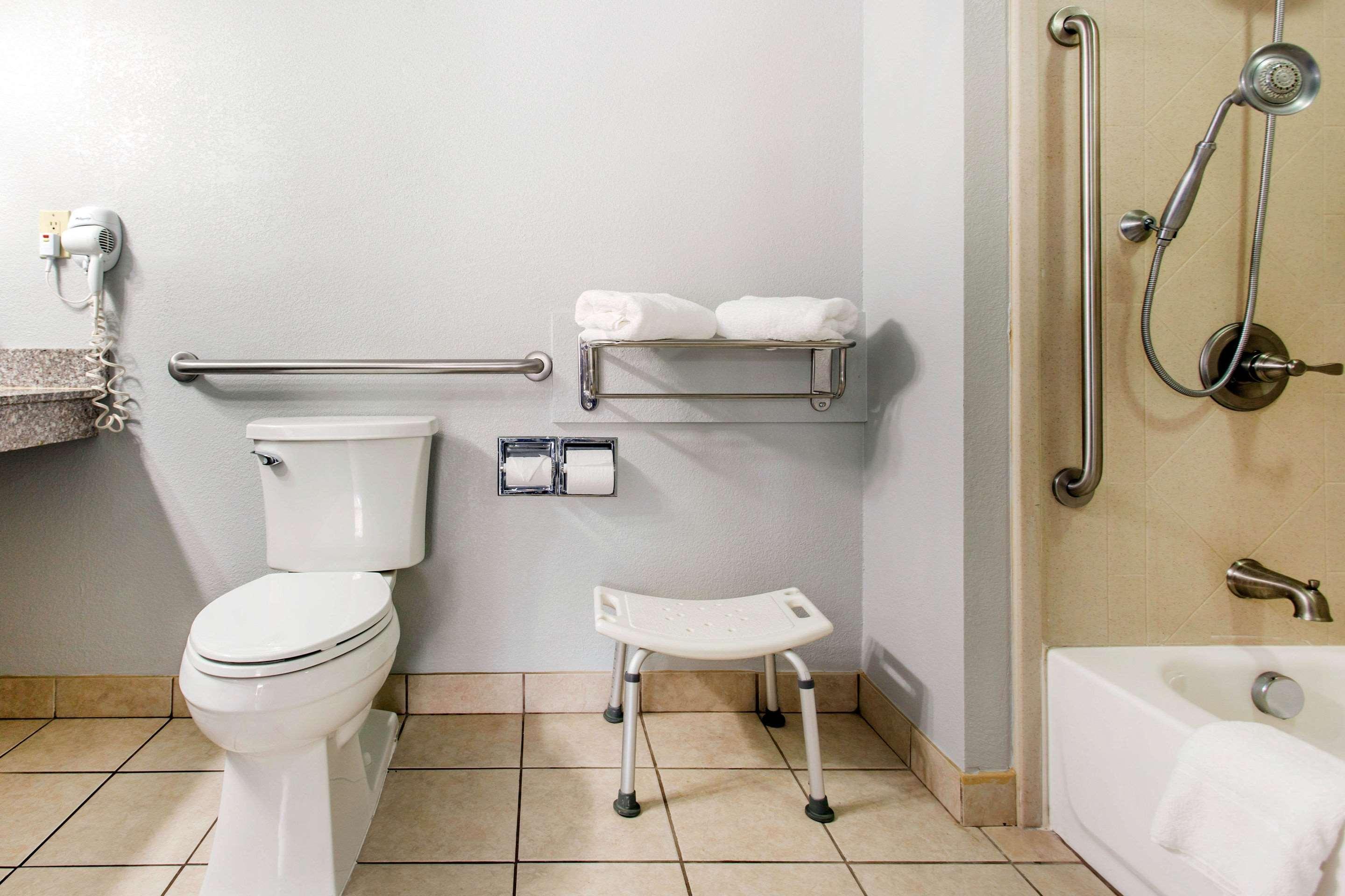 Quality Inn & Suites — photo 5