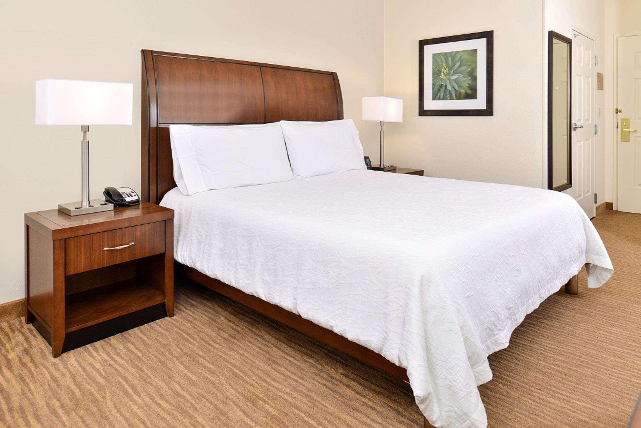 Hilton Garden Inn Addison — photo 4