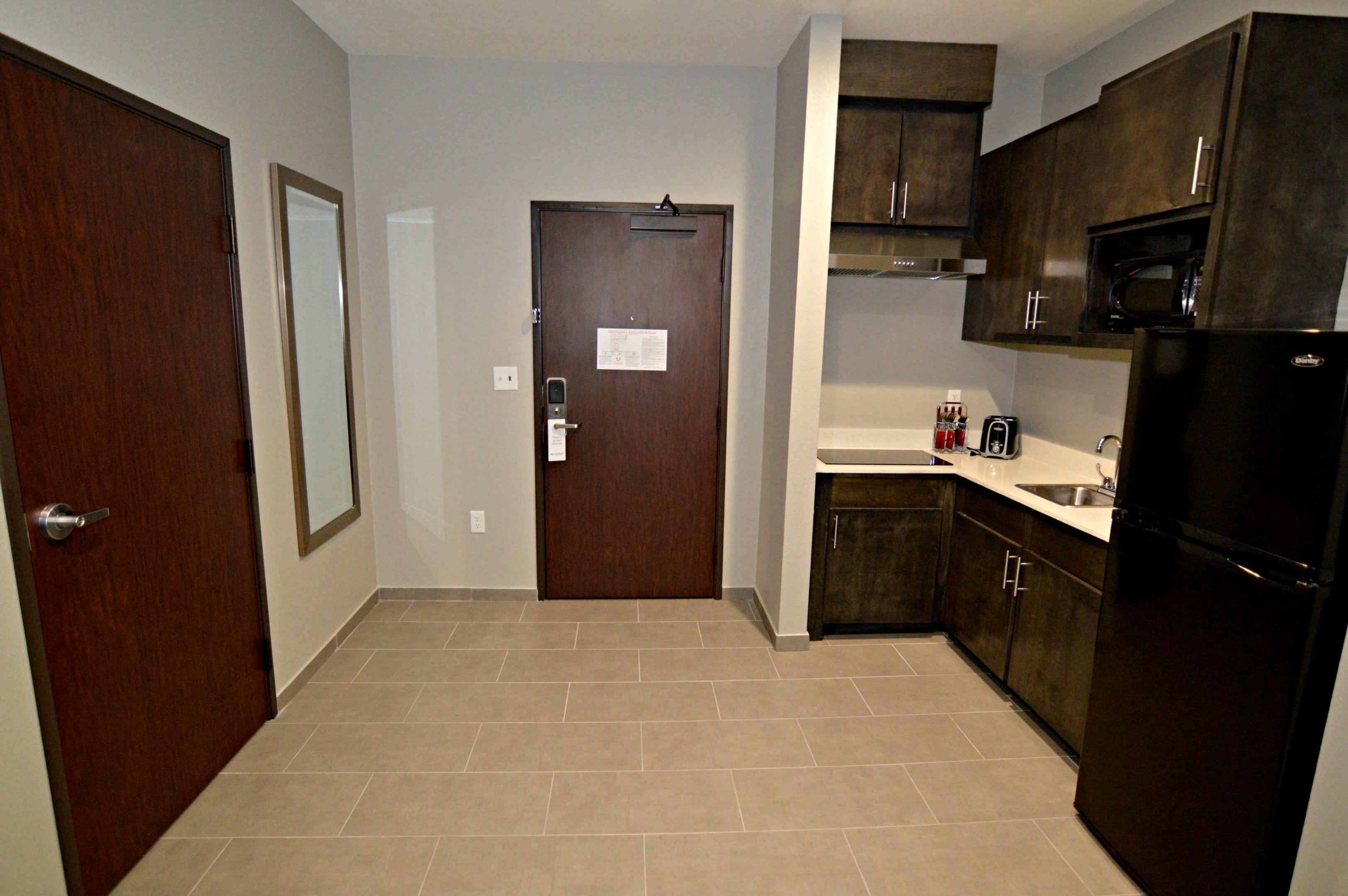 Best Western Plus Waller Hotel — photo 5