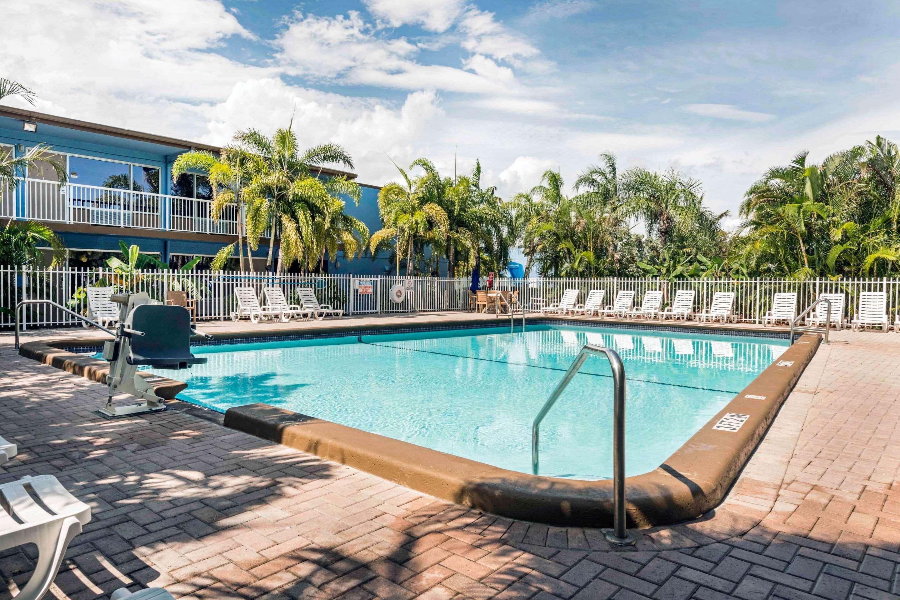 Rodeway Inn & Suites Airport/Cruise Port — photo 5