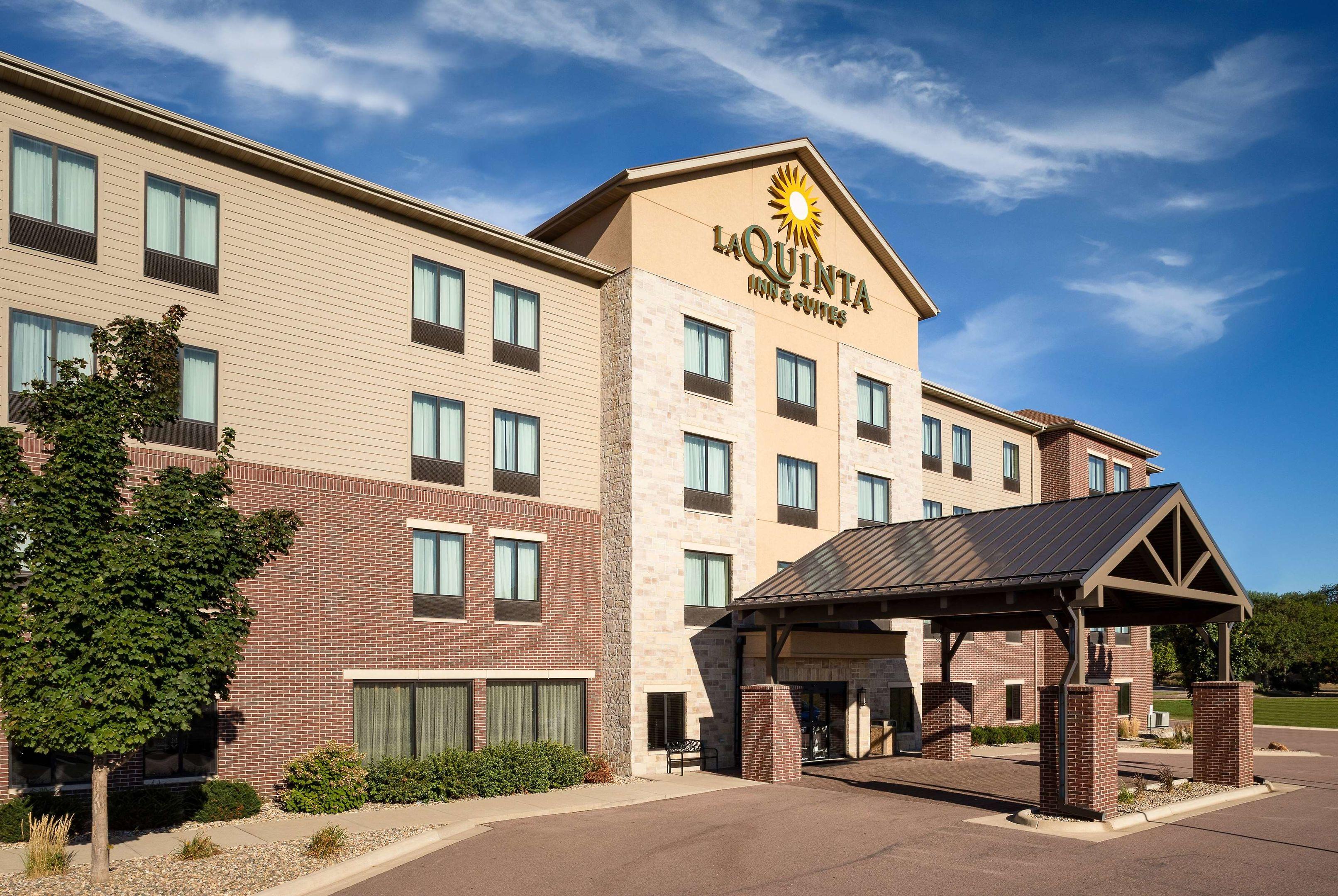 La Quinta Inn & Suites by Wyndham Sioux Falls — photo 4