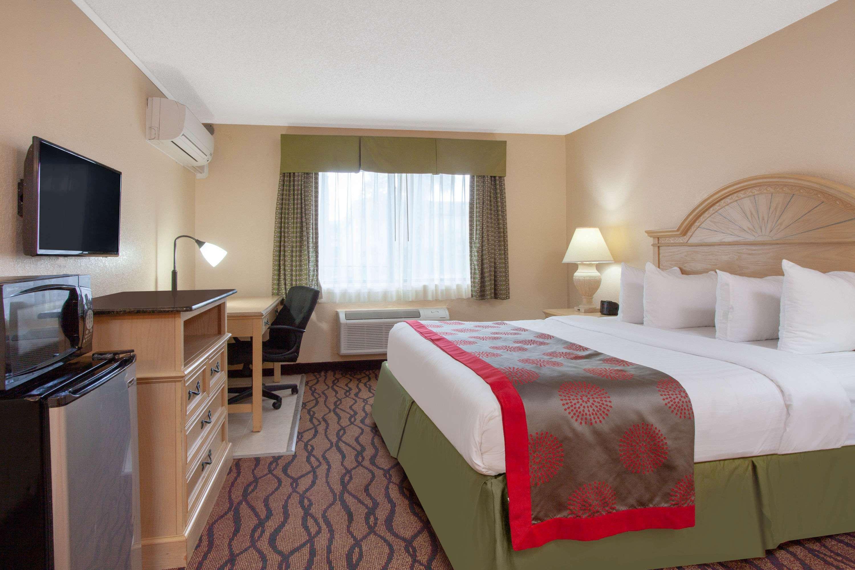 Ramada Inn & Suites Kennedy Space Center — photo 5
