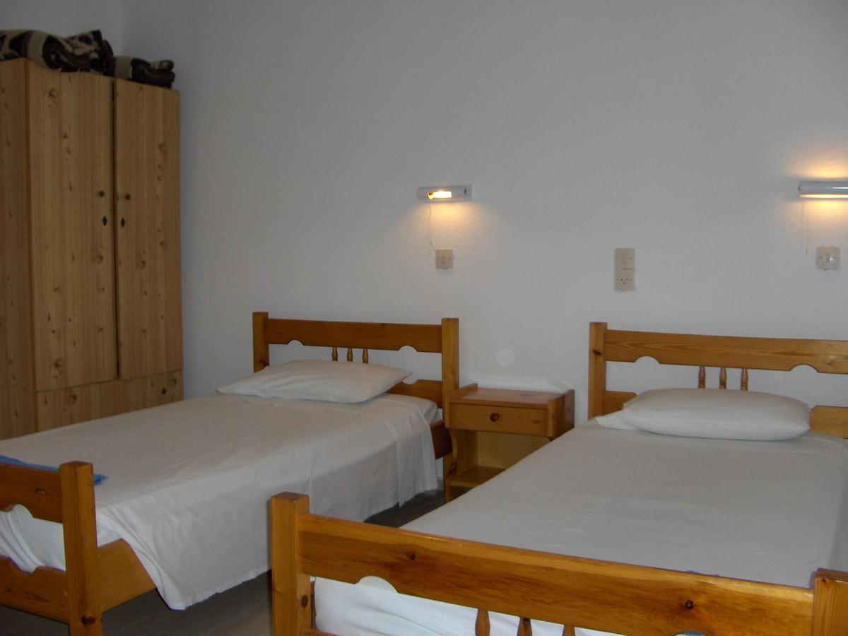 Elena Pool Apartments — photo 5