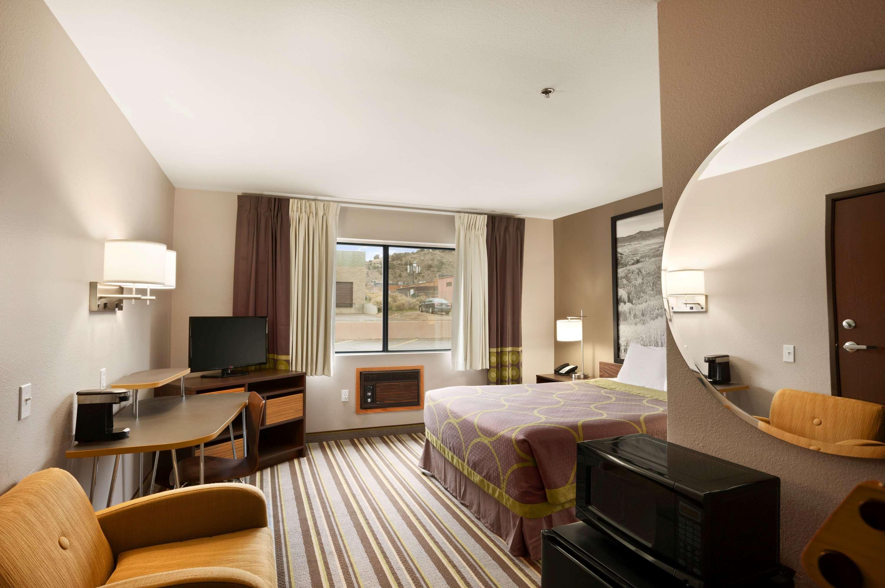 Super 8 by Wyndham Durango — photo 3