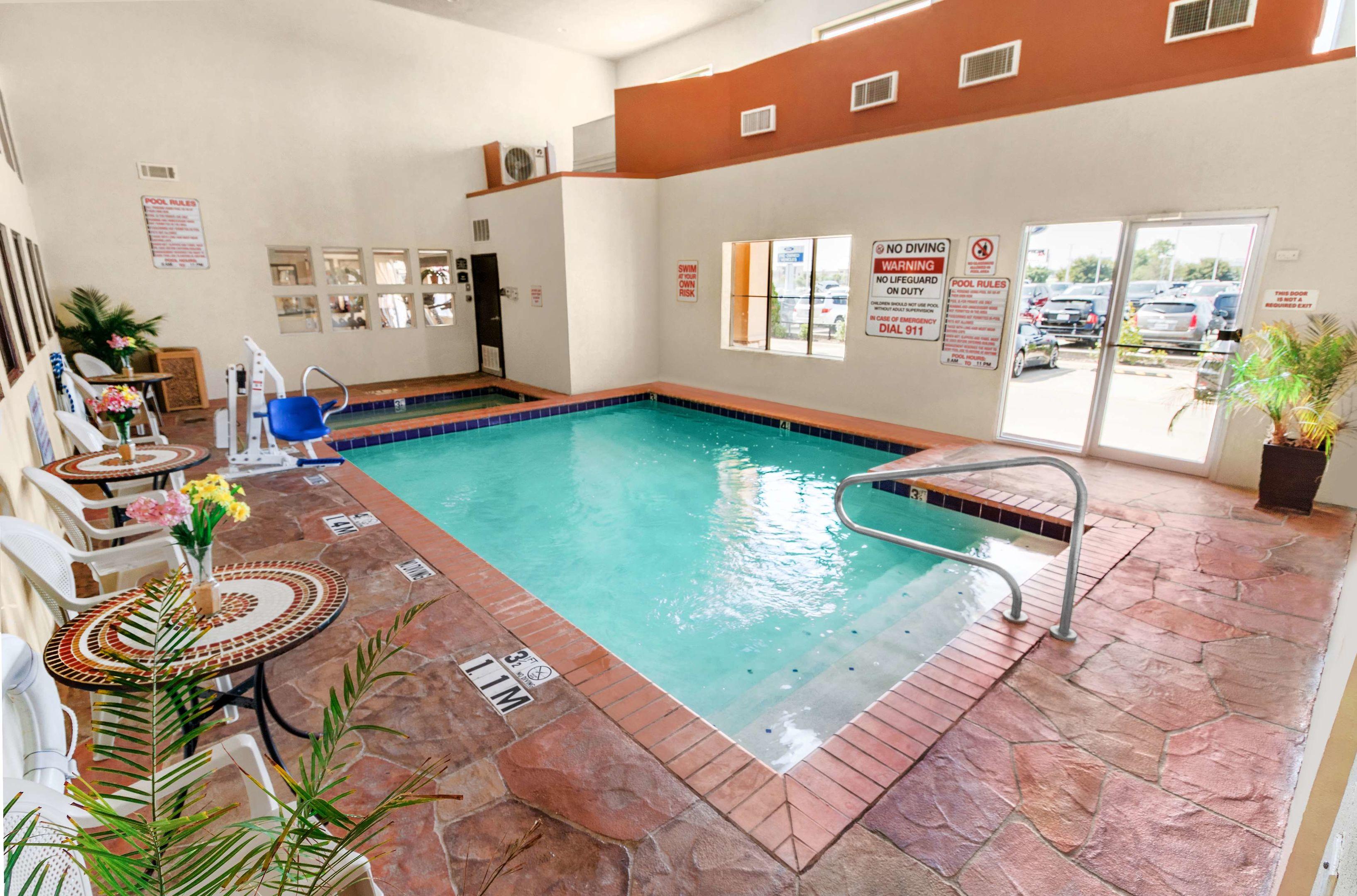 Best Western Plus Rockwall Inn & Suites — photo 4